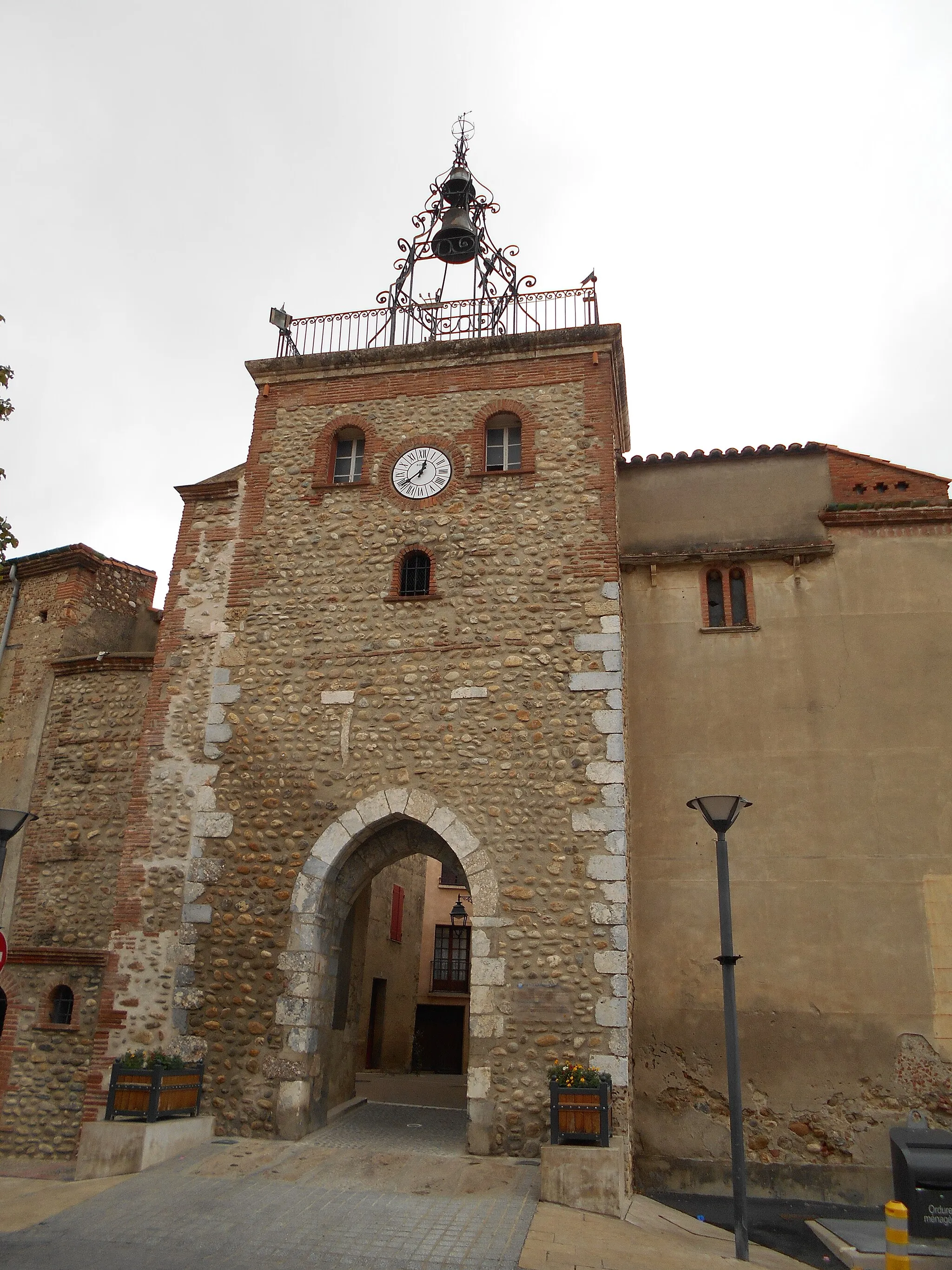 Photo showing: Portal de Revellí