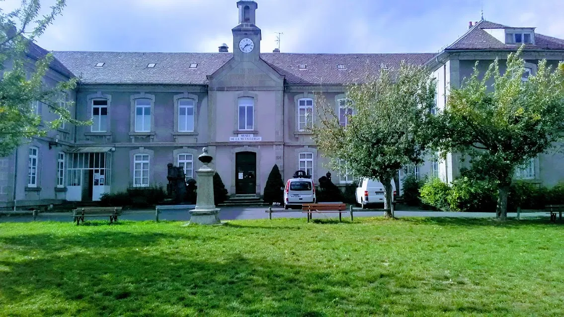 Photo showing: Ancien hôpital de la commune de Saint-Chély-d'Apcher (Lozère).