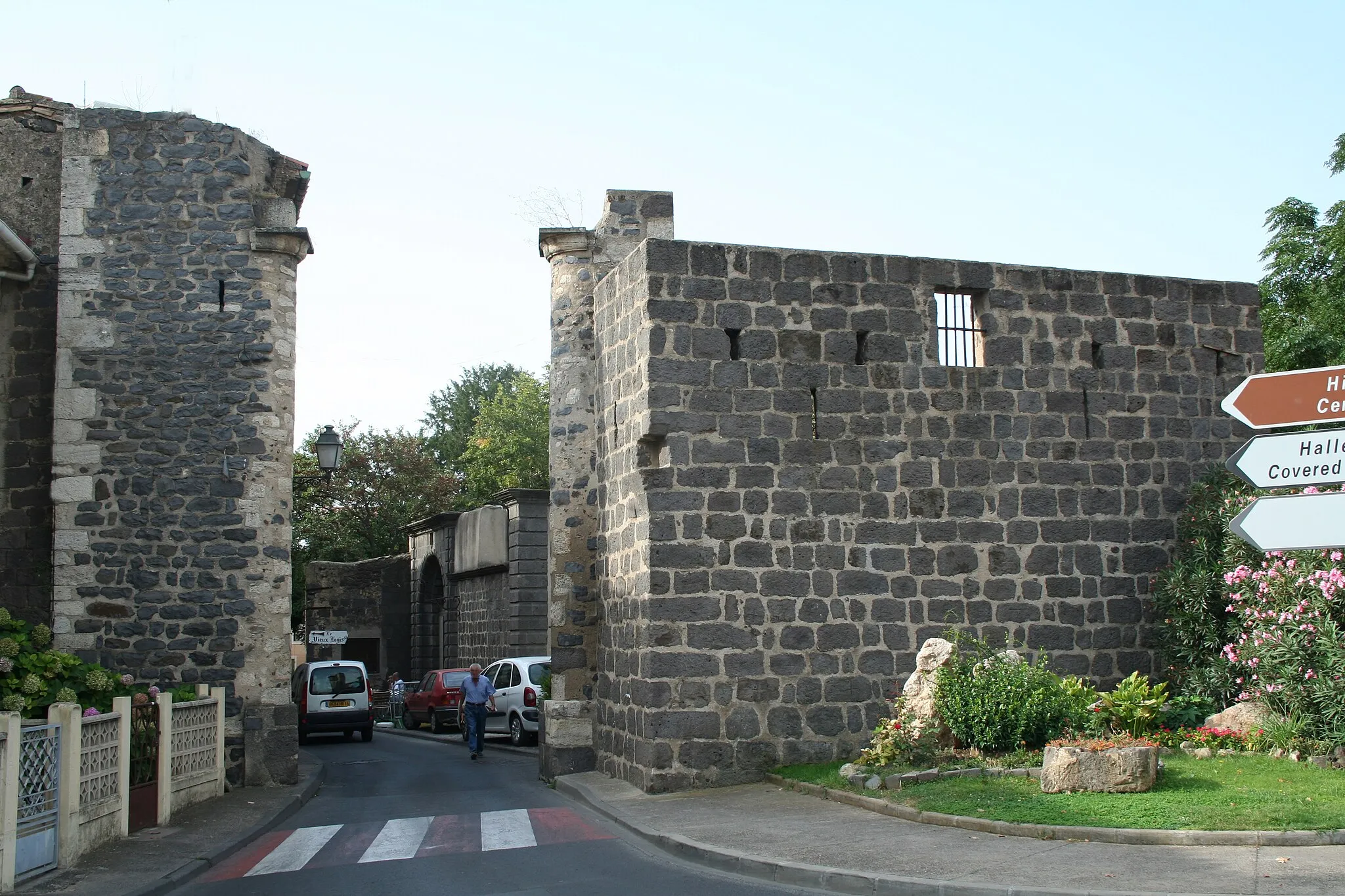 Photo showing: Vias (Hérault) - rempart.