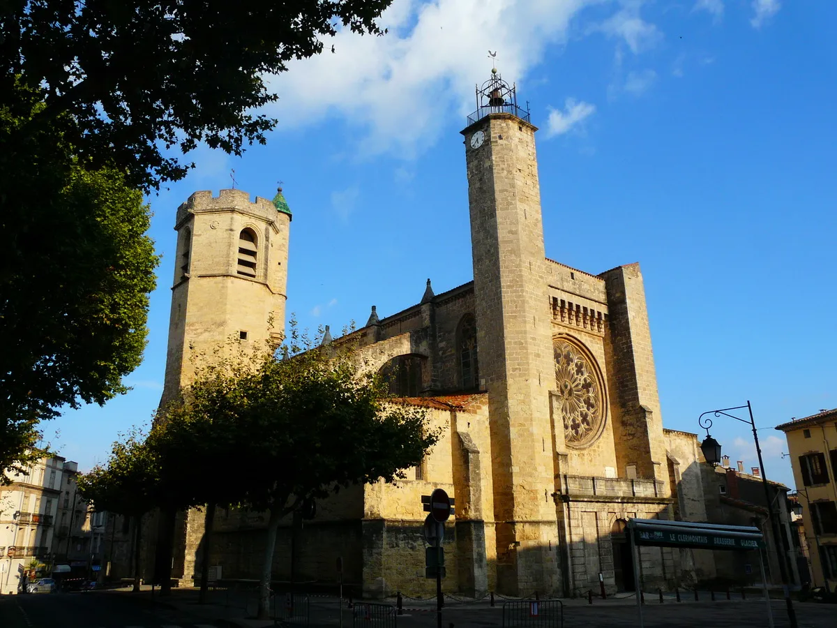 Photo showing: Collégiale de Saint-Paul, Clermont-l'Hérault, France