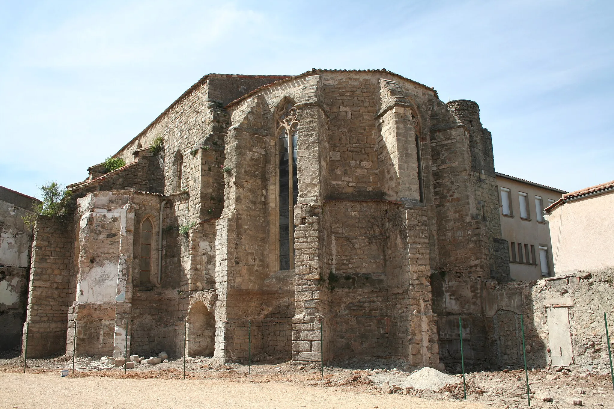 Photo showing: Clermont-l'Hérault (Hérault) - Chevet de la chapelle des Dominicains.