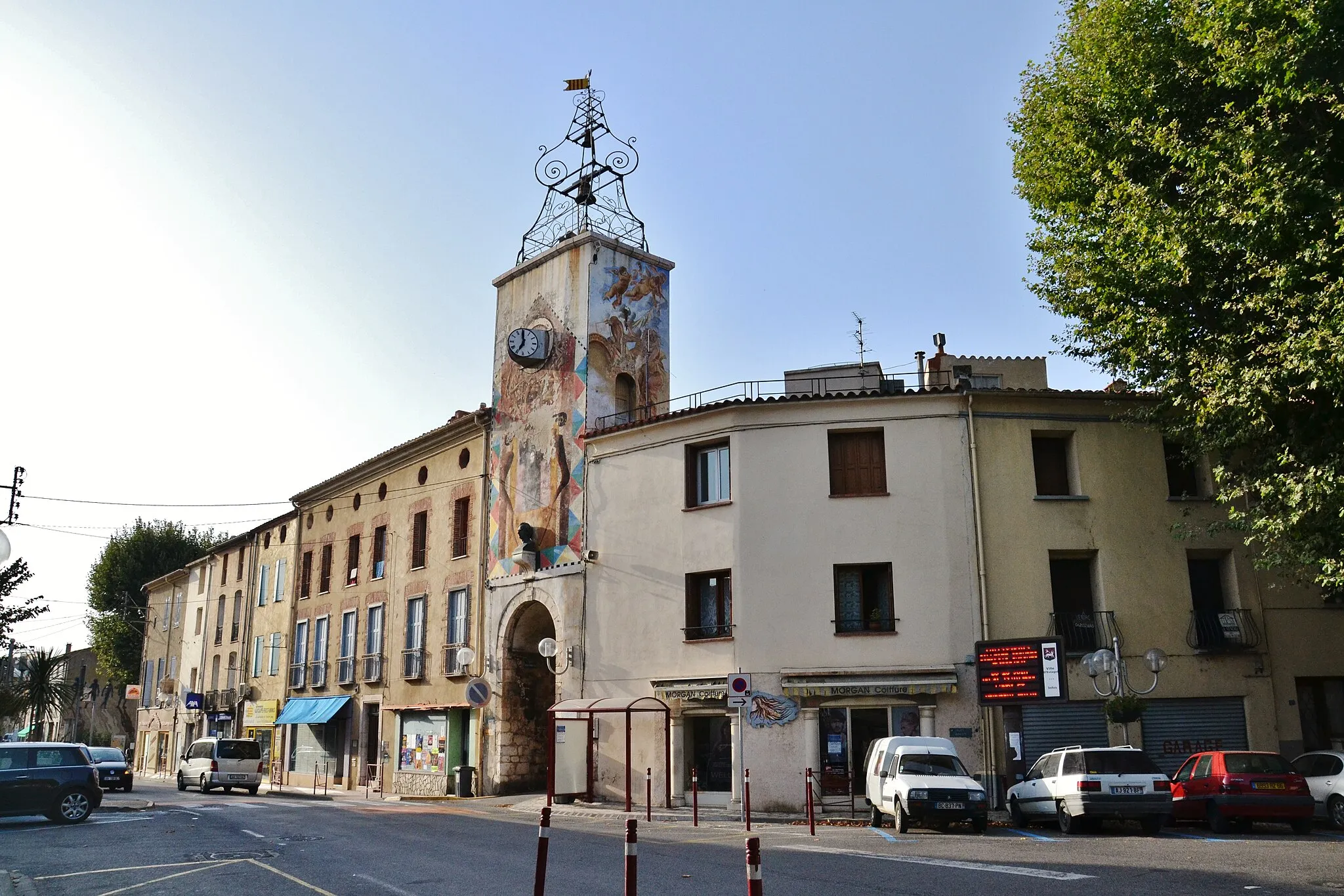 Photo showing: La tour de l'horloge, dans le centre d'Estagel (Pyrénées-Orientales, France)