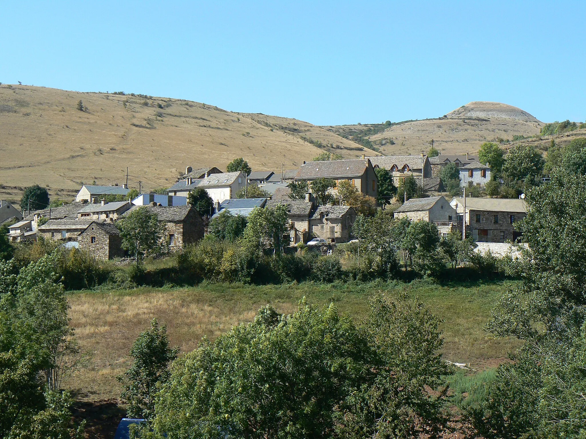 Photo showing: Vue générale de la commune des Bondons (Lozère)