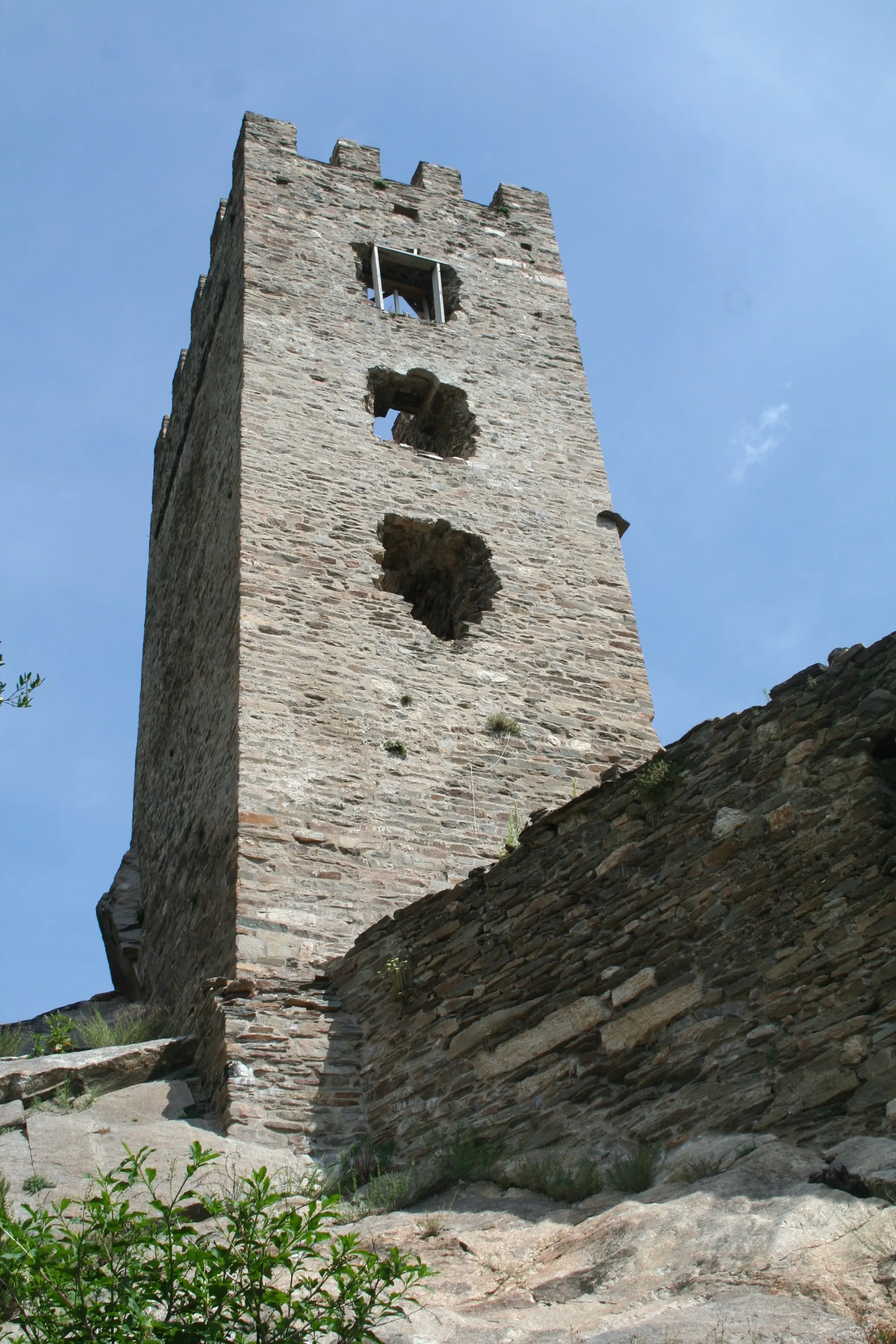 Photo showing: Colombières-sur-Orb (Hérault) - tour carrée