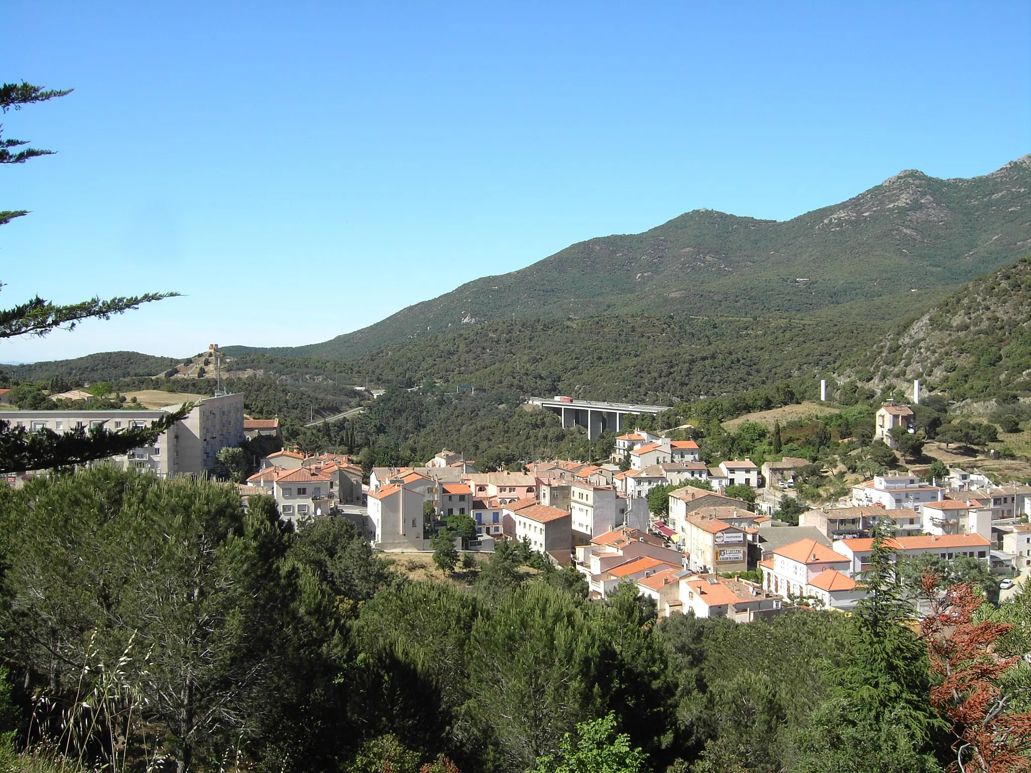 Photo showing: El Pertús, Spanish-French border, Catalonia