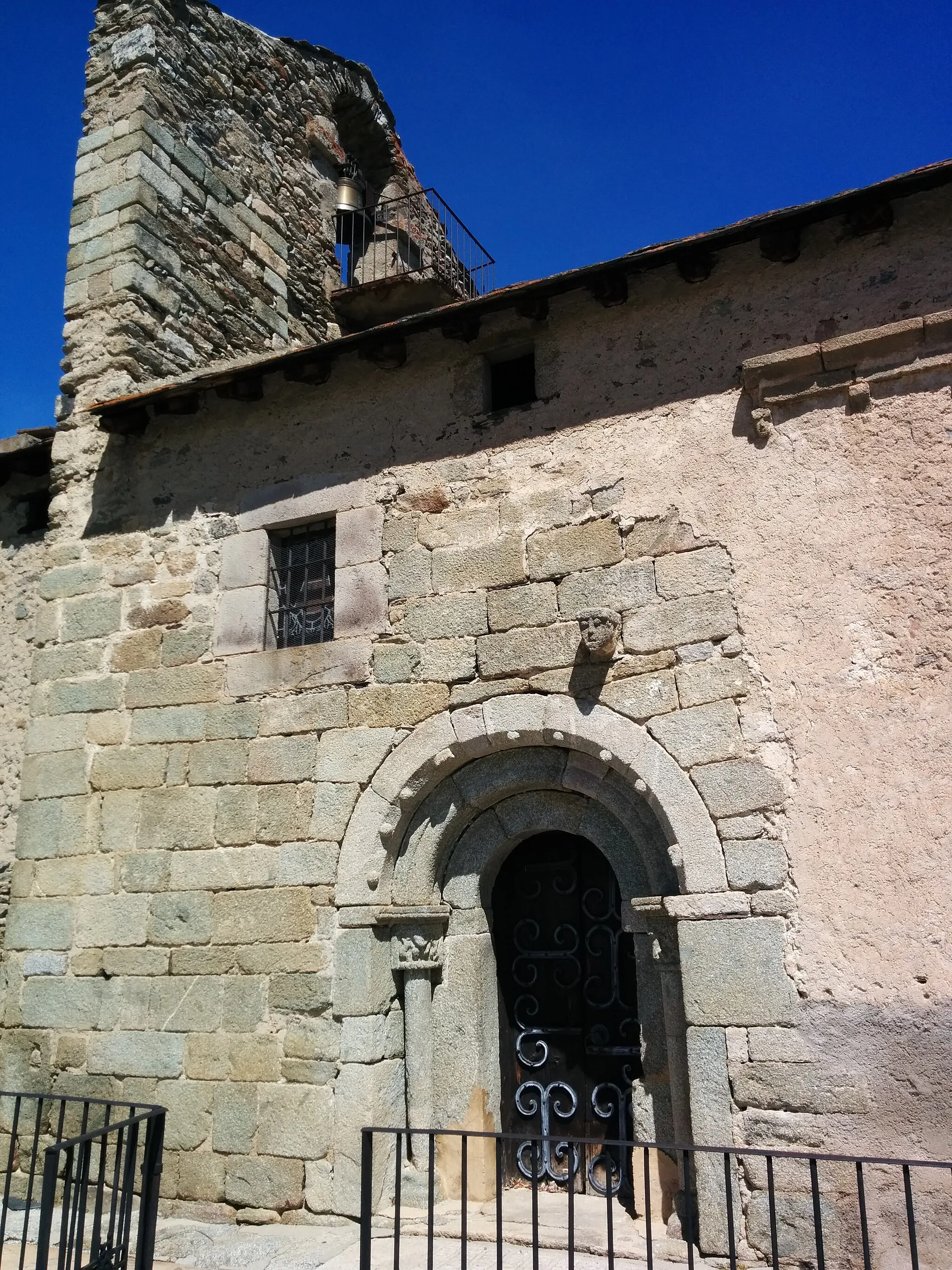 Photo showing: This building is indexed in the base Mérimée, a database of architectural heritage maintained by the French Ministry of Culture, under the reference PA00104056 .