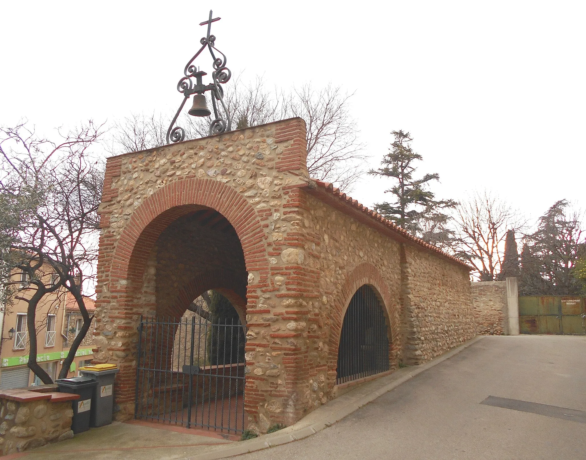 Photo showing: L'església de Santa Anna, vista lateral.