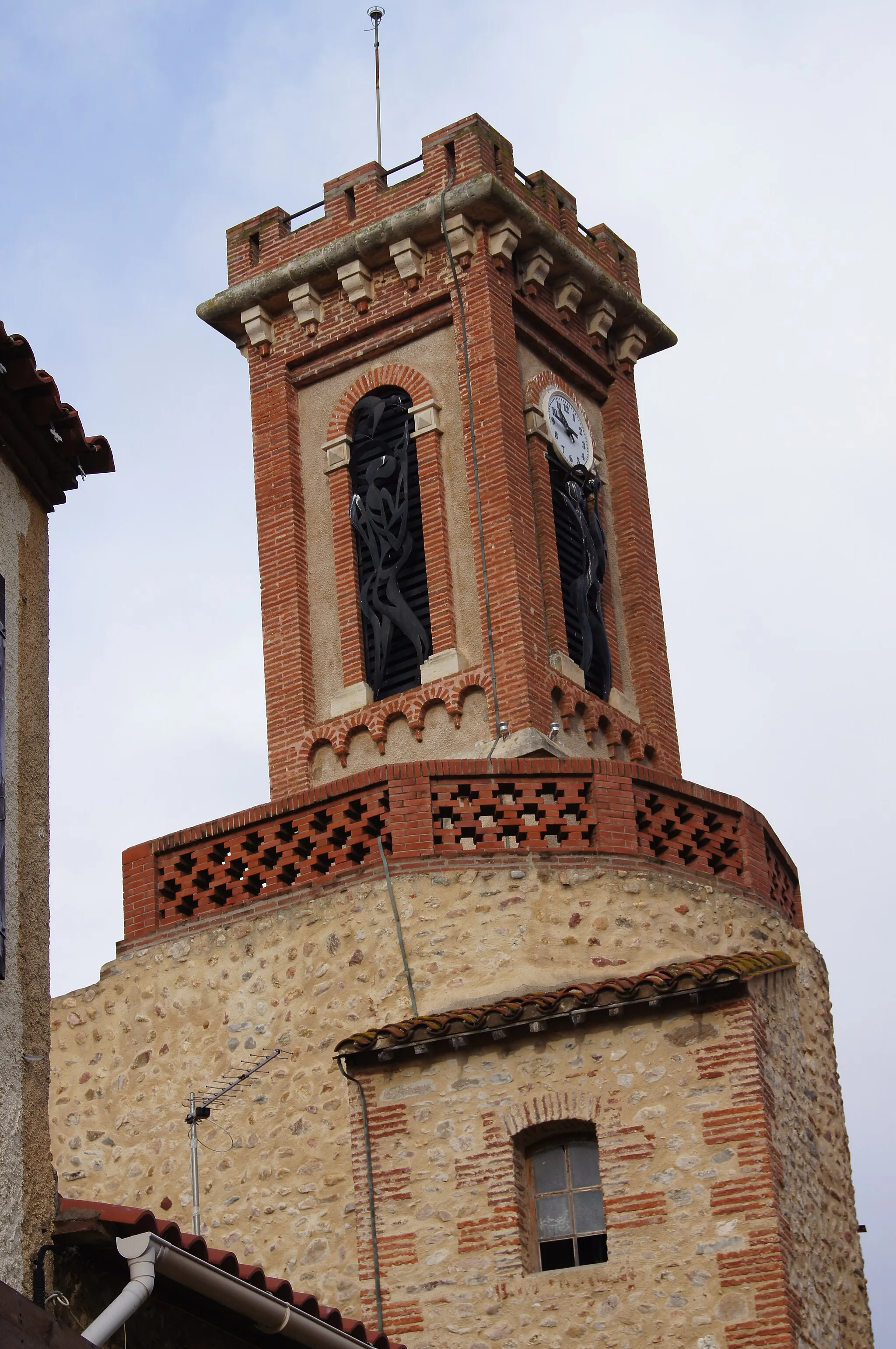 Photo showing: Vue de l'église de Villemolaque