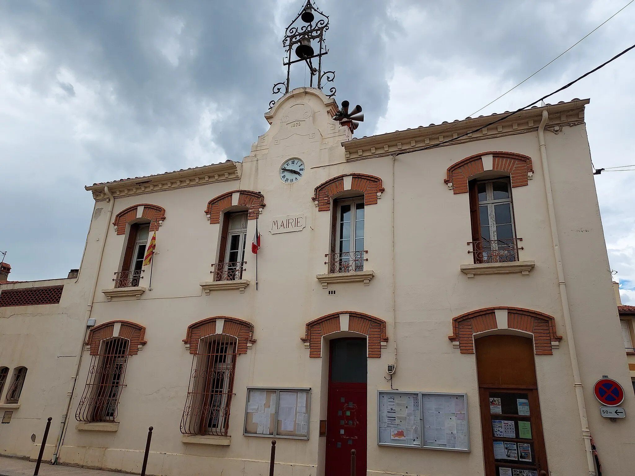Photo showing: La mairie de Fourques, Pyrénées-Orientales.