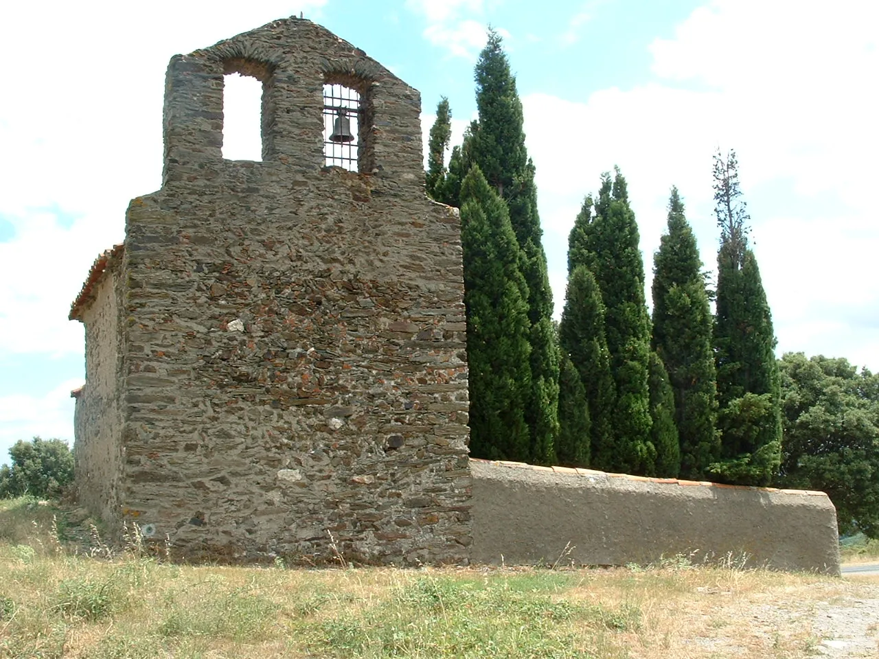Photo showing: Chapel of Sainte-Marie de Fontcouverte, near Caixas (département of Pyrénées-Orientales, Languedoc-Roussillon région, France)