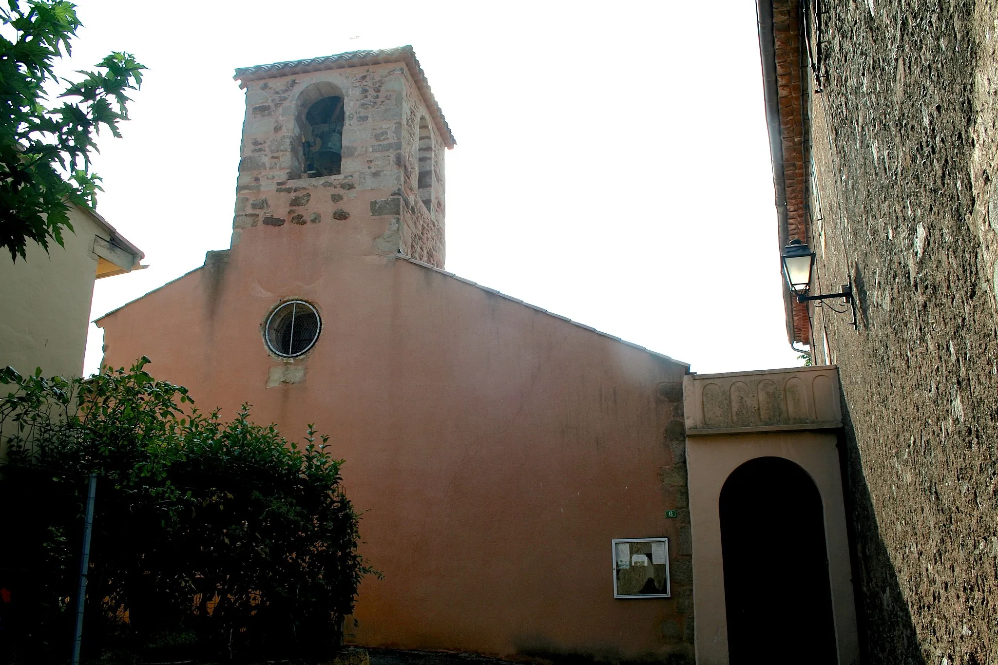 Photo showing: Cébazan (Hérault) - façade de l'église Saint-Martin