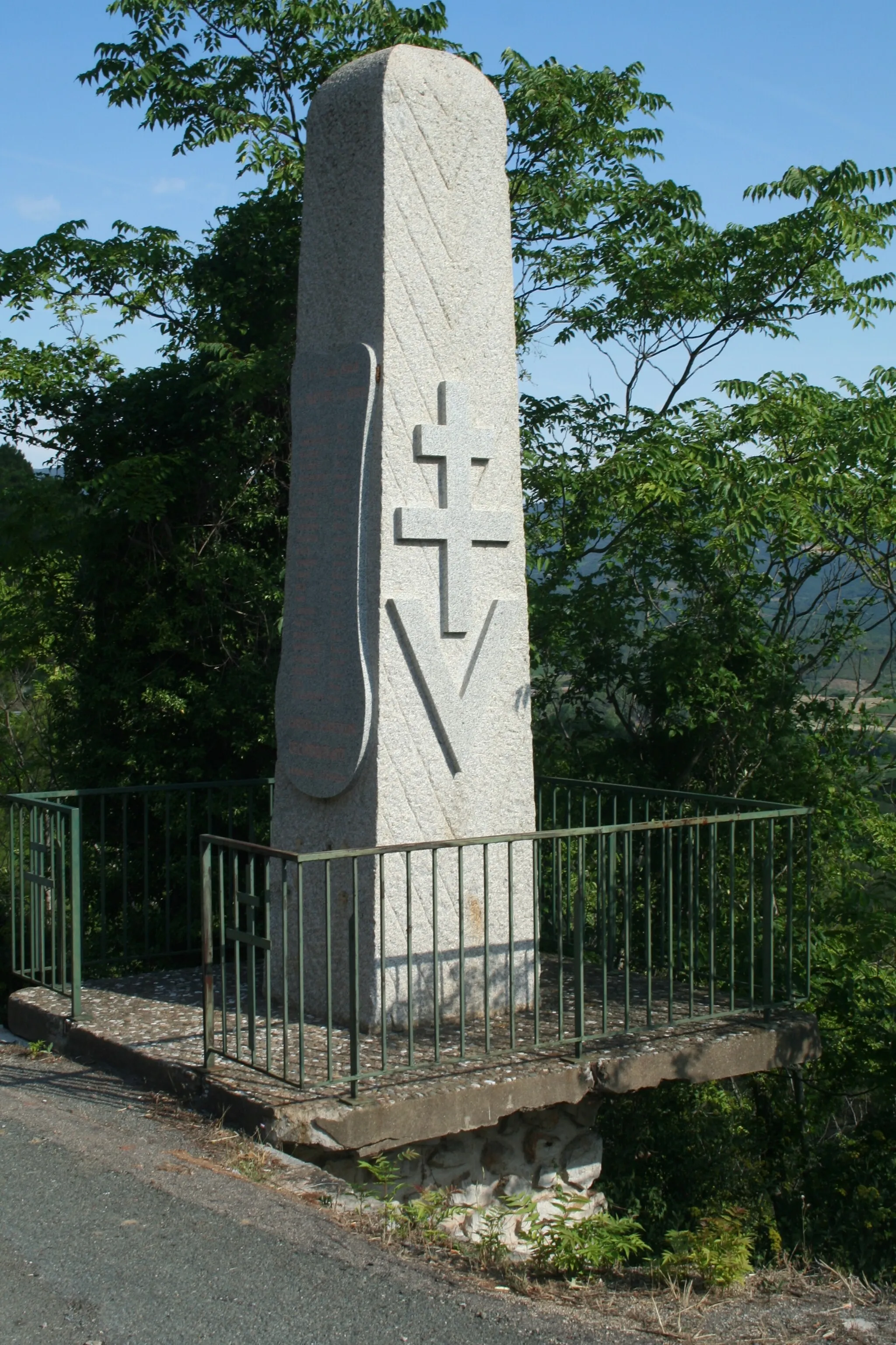 Photo showing: Saint-Chinian (Hérault) - mémorial de la Résistance au col de Fontjun - 6 et 7 June 1944.