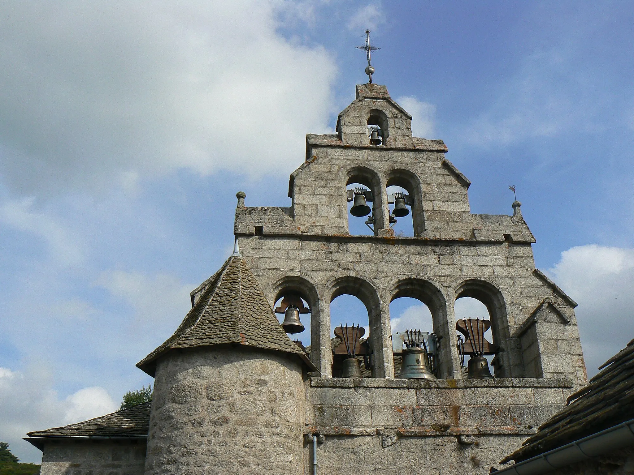 Photo showing: Détail du clocher de l'église de Rieutort-de-Randon en Lozère (France)