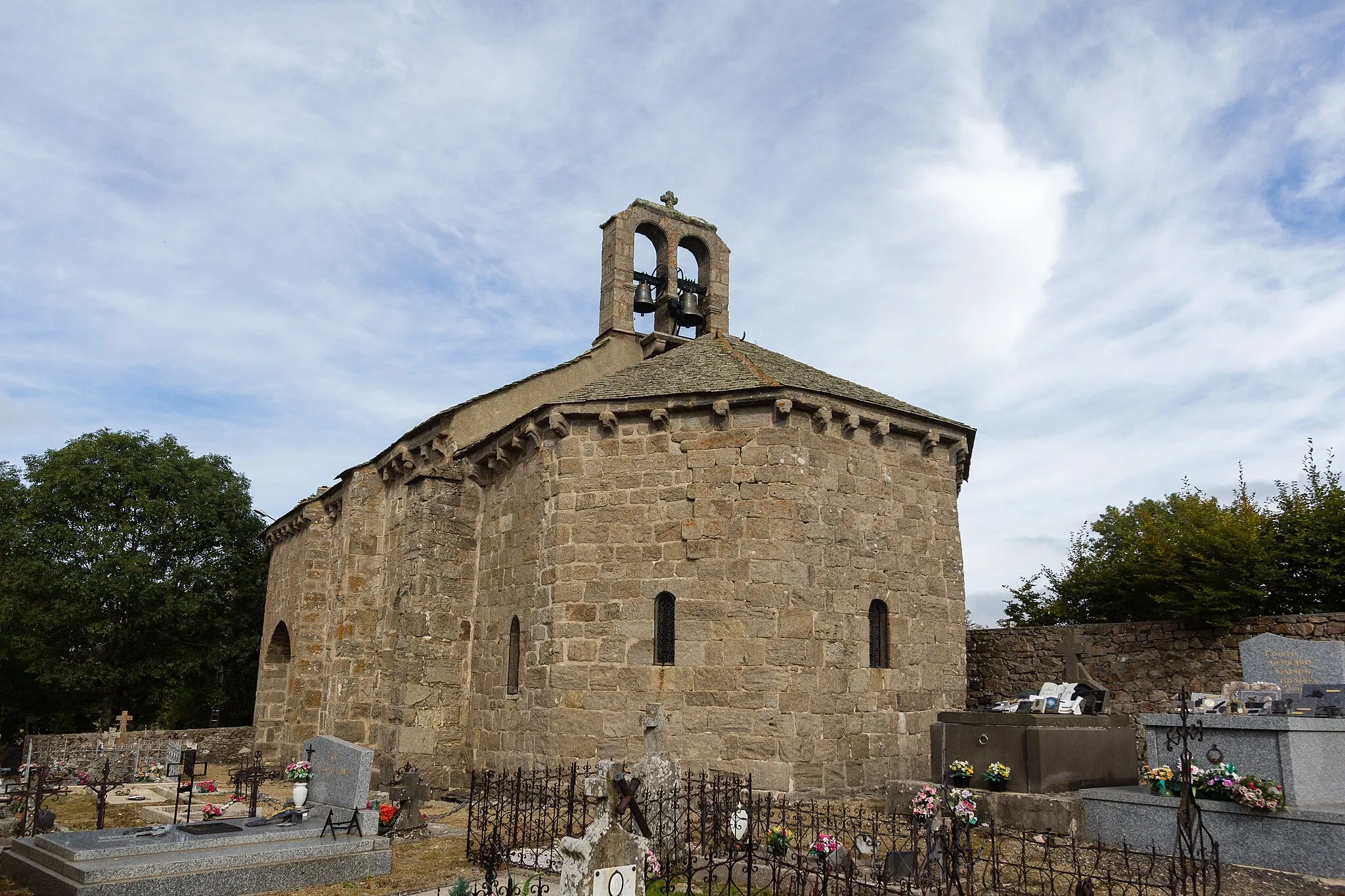 Photo showing: Église Saint-Frézal de Saint-Frézal-d'Albuges (France).