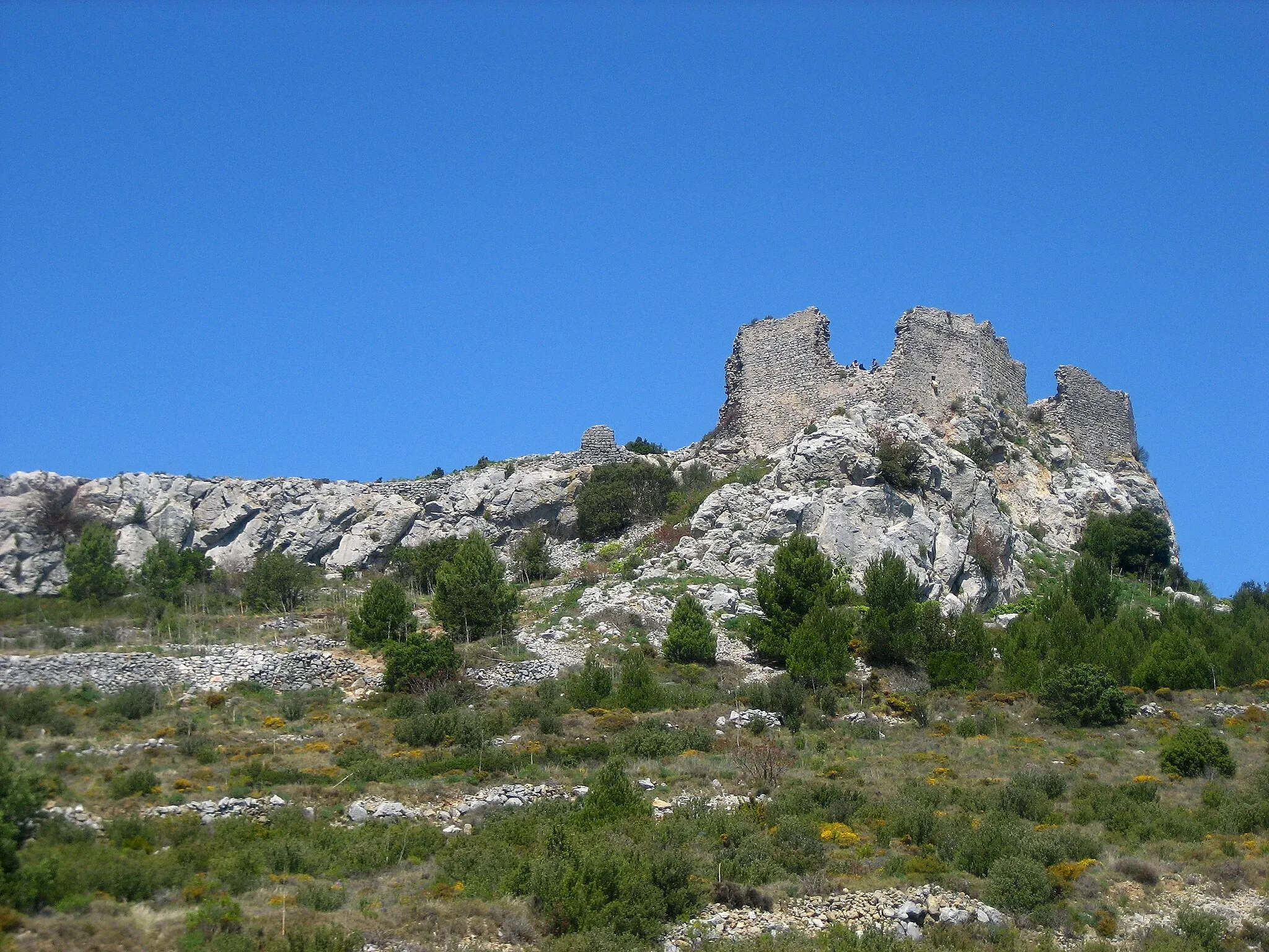 Photo showing: the beautiful ruins of château de Salvaterre / restes del castelld e Salvaterra, o d'Òpol (els dos noms del poble rossellonès)