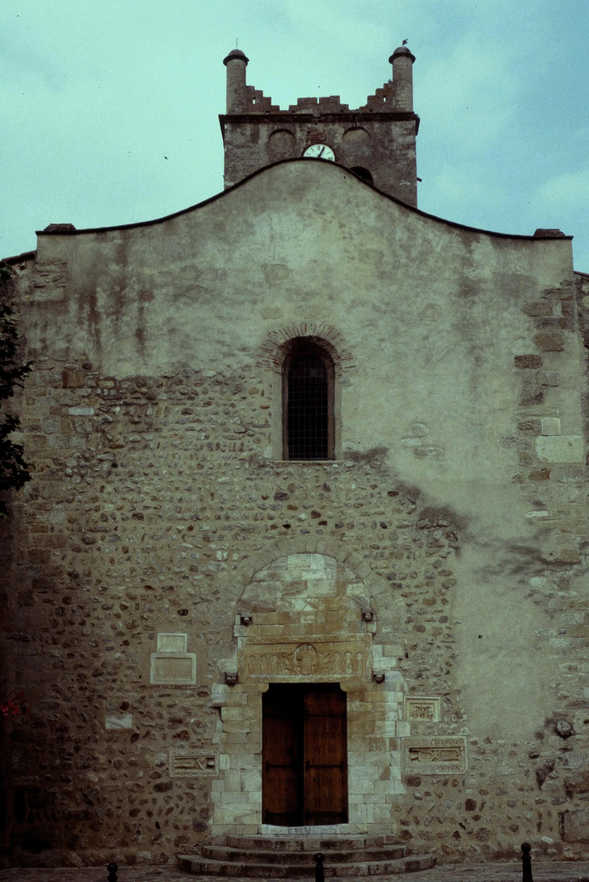 Photo showing: Pyrénées-Orientales Saint-Genis Des Fontaines Eglise 071995