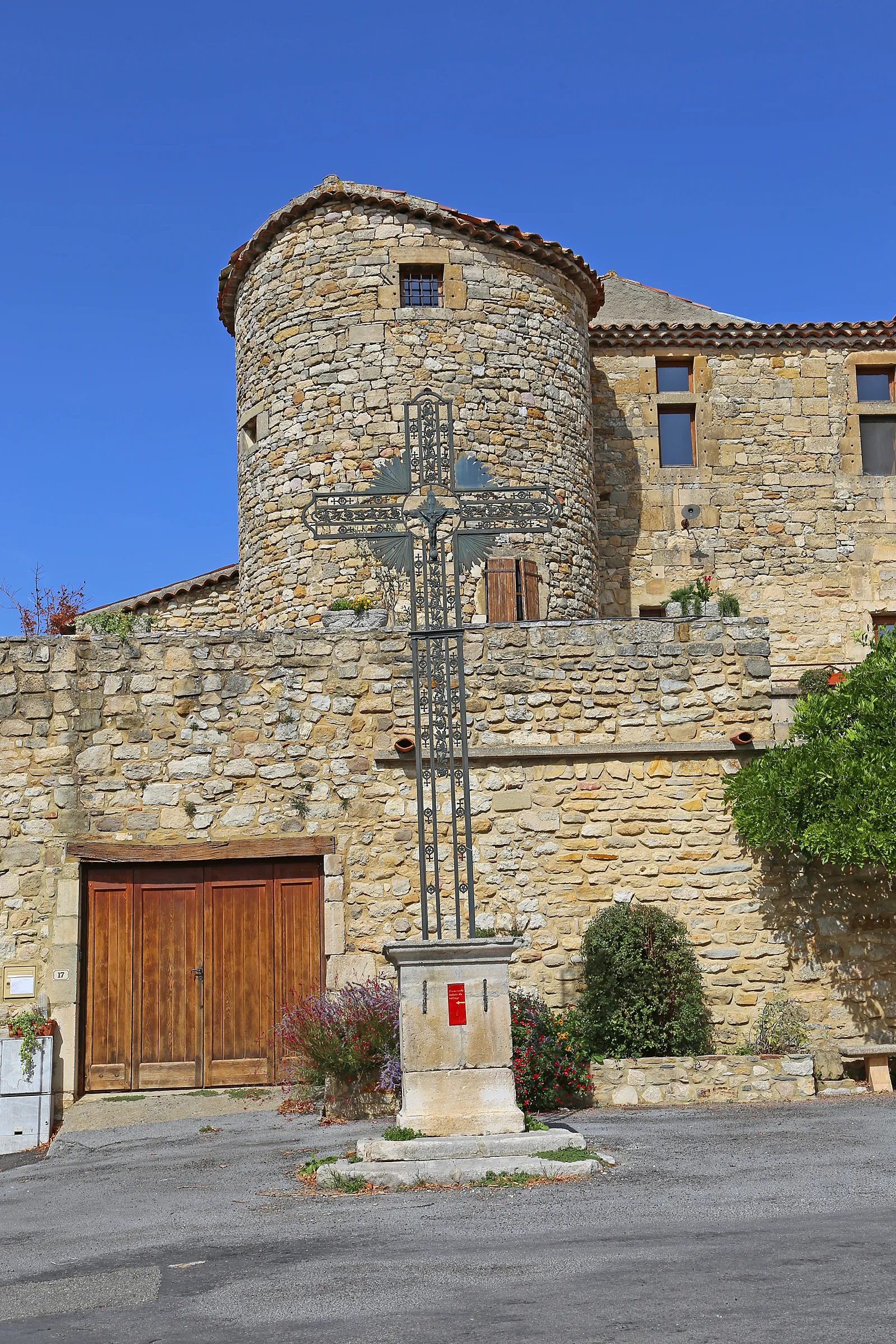 Photo showing: Schloss aus dem 16. Jahrhundert in Bessas, eine französische Gemeinde im Département Ardèche, Frankreich.