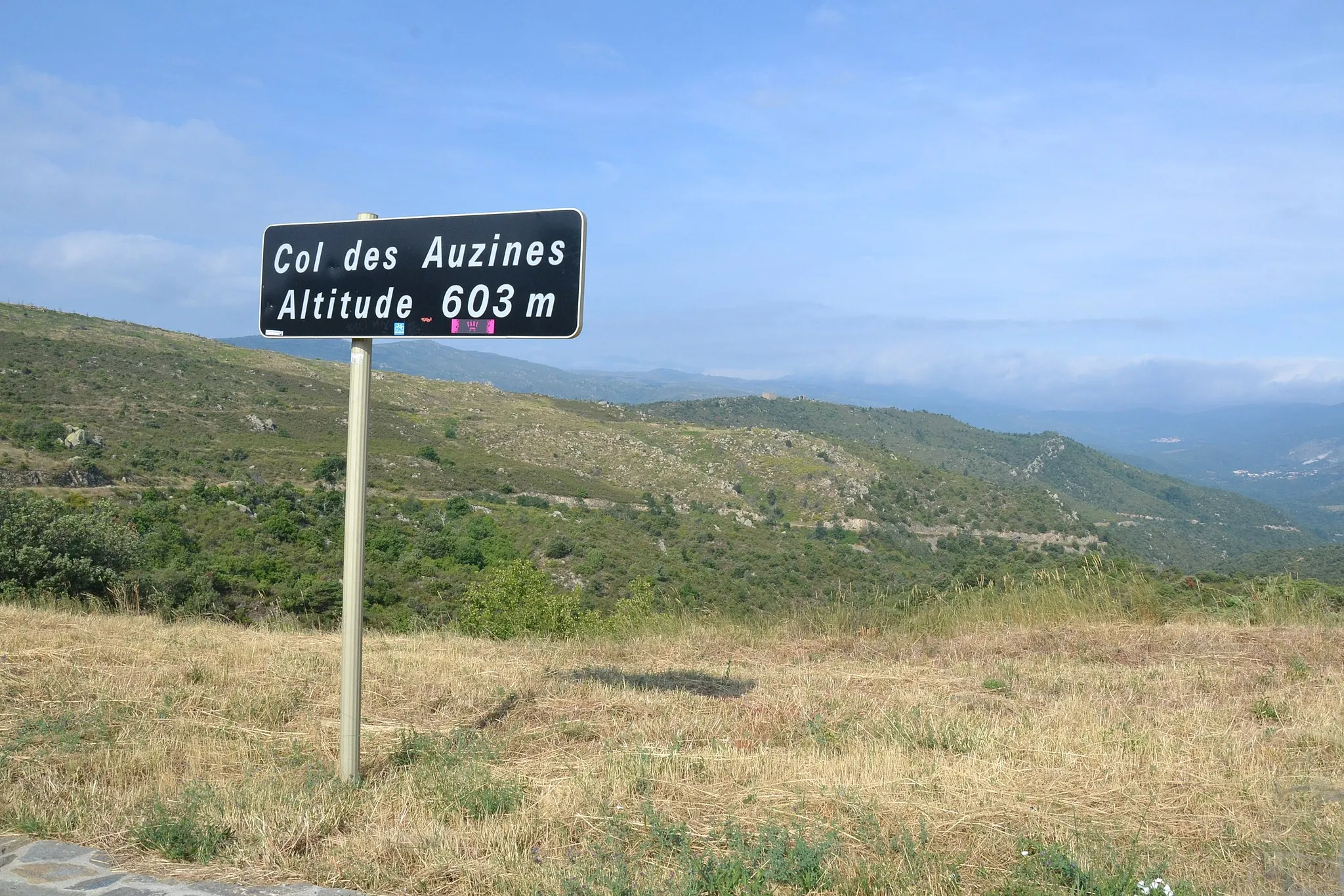 Photo showing: Le col des Auzines (603 m.), Trévillach (Pyrénées-Orientales, France).