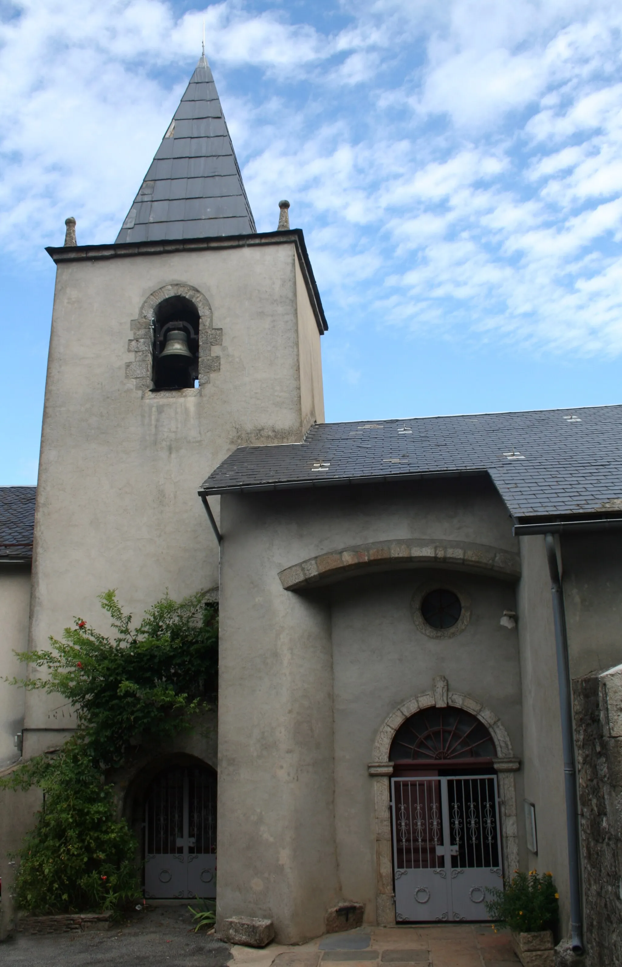 Photo showing: Cambon-et-Salvergues (Hérault) - église Saint-Pierre-et-Saint-Paul.