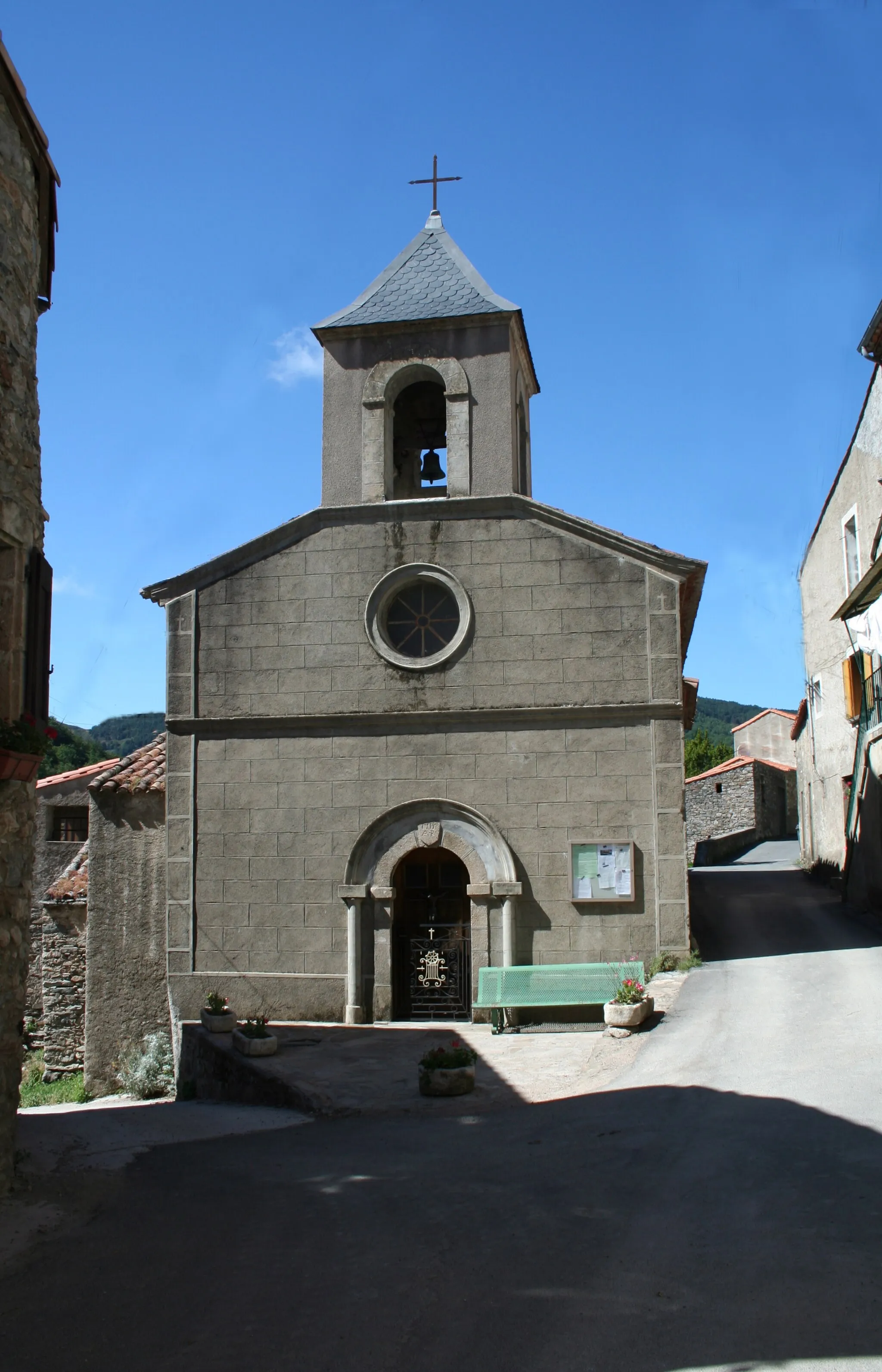 Photo showing: Avène (Hérault) - Église Saint-Antoine de Serviès (XVIIIe s).