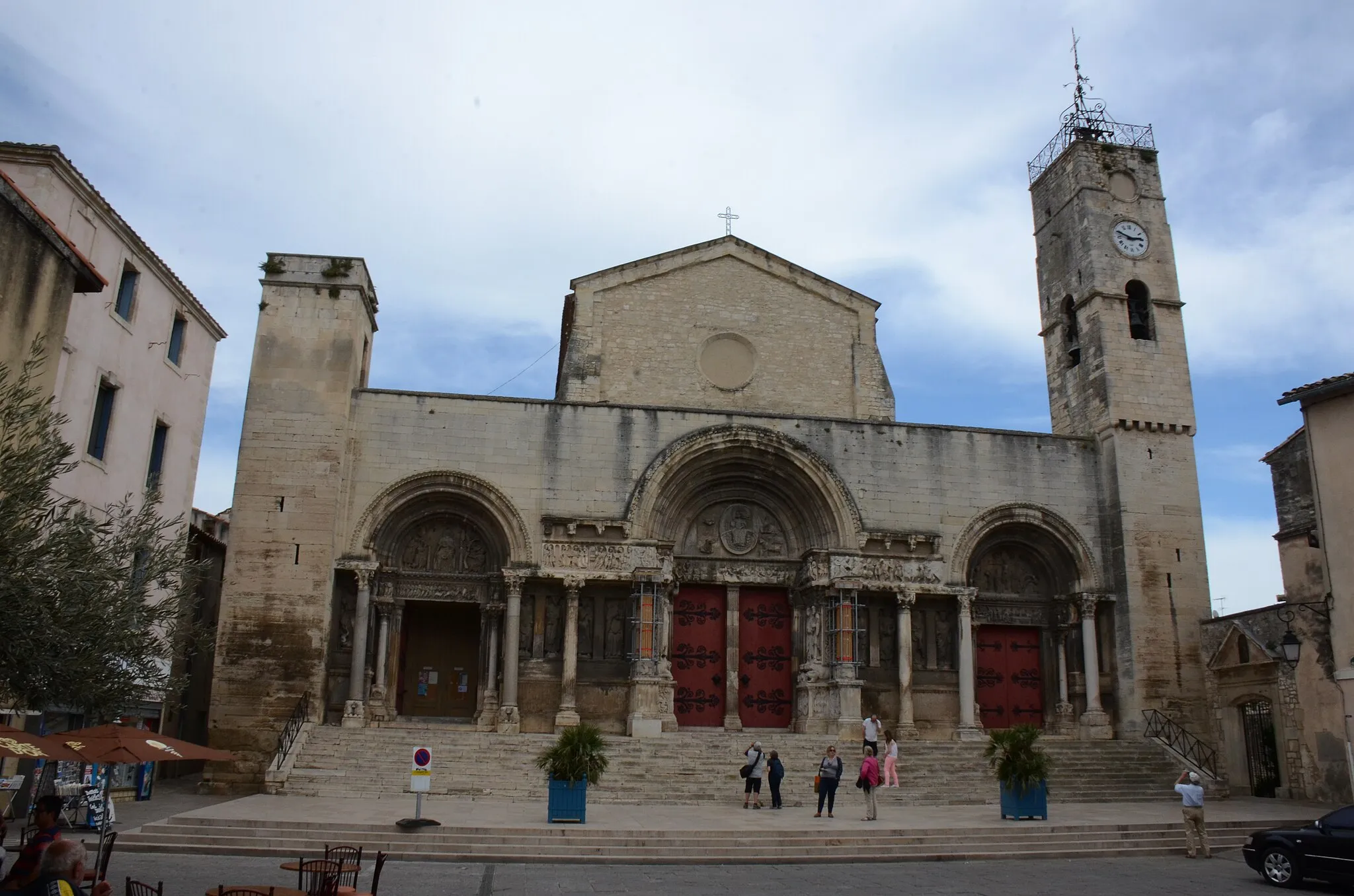 Photo showing: The well known 12th century abbey of St Gilles