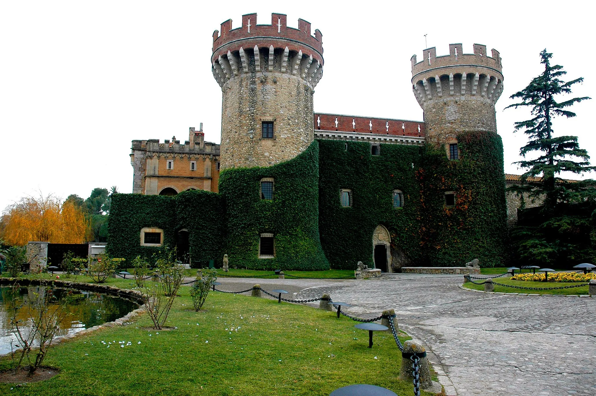 Photo showing: Castell de Peralada
