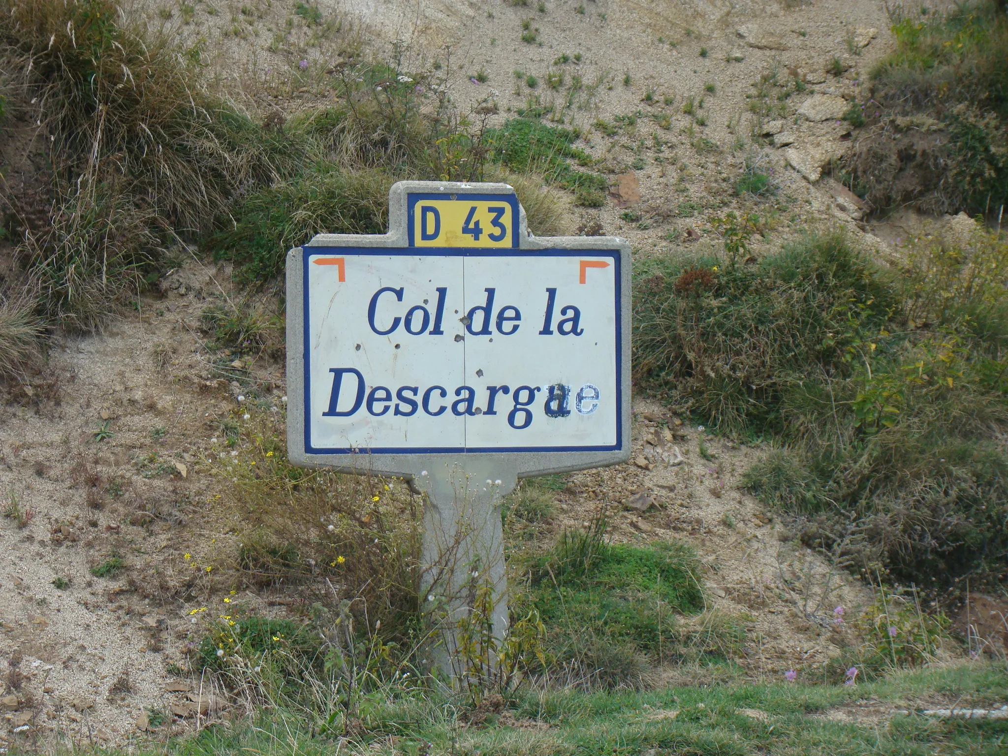 Photo showing: Panneau routier Col de la Descarga à Corsavy