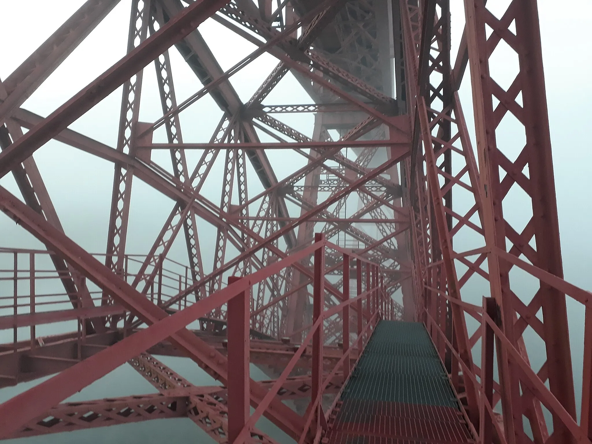 Photo showing: Photo, de la structure interne du viaduc de Garabit prise depuis une passerelle de maintenance