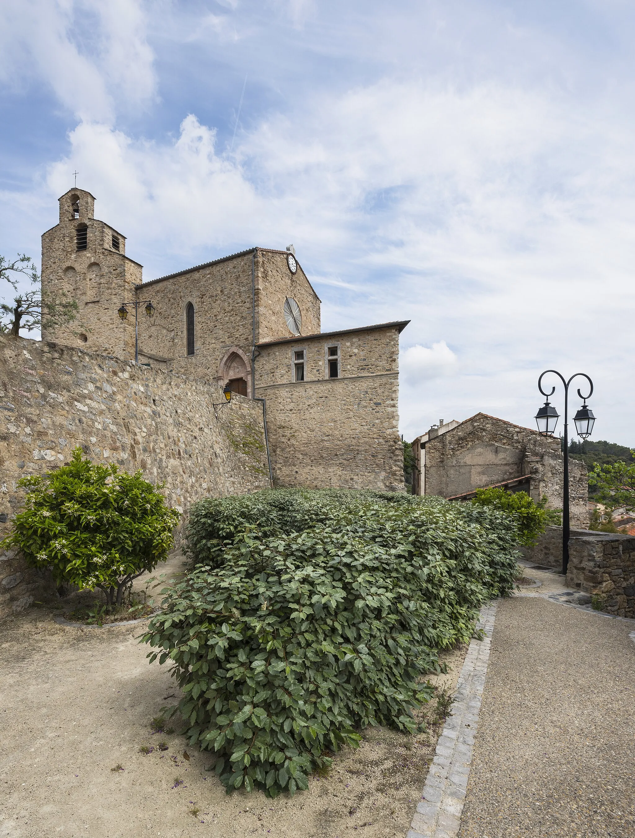 Photo showing: The church of Roquebrun, Hérault, France