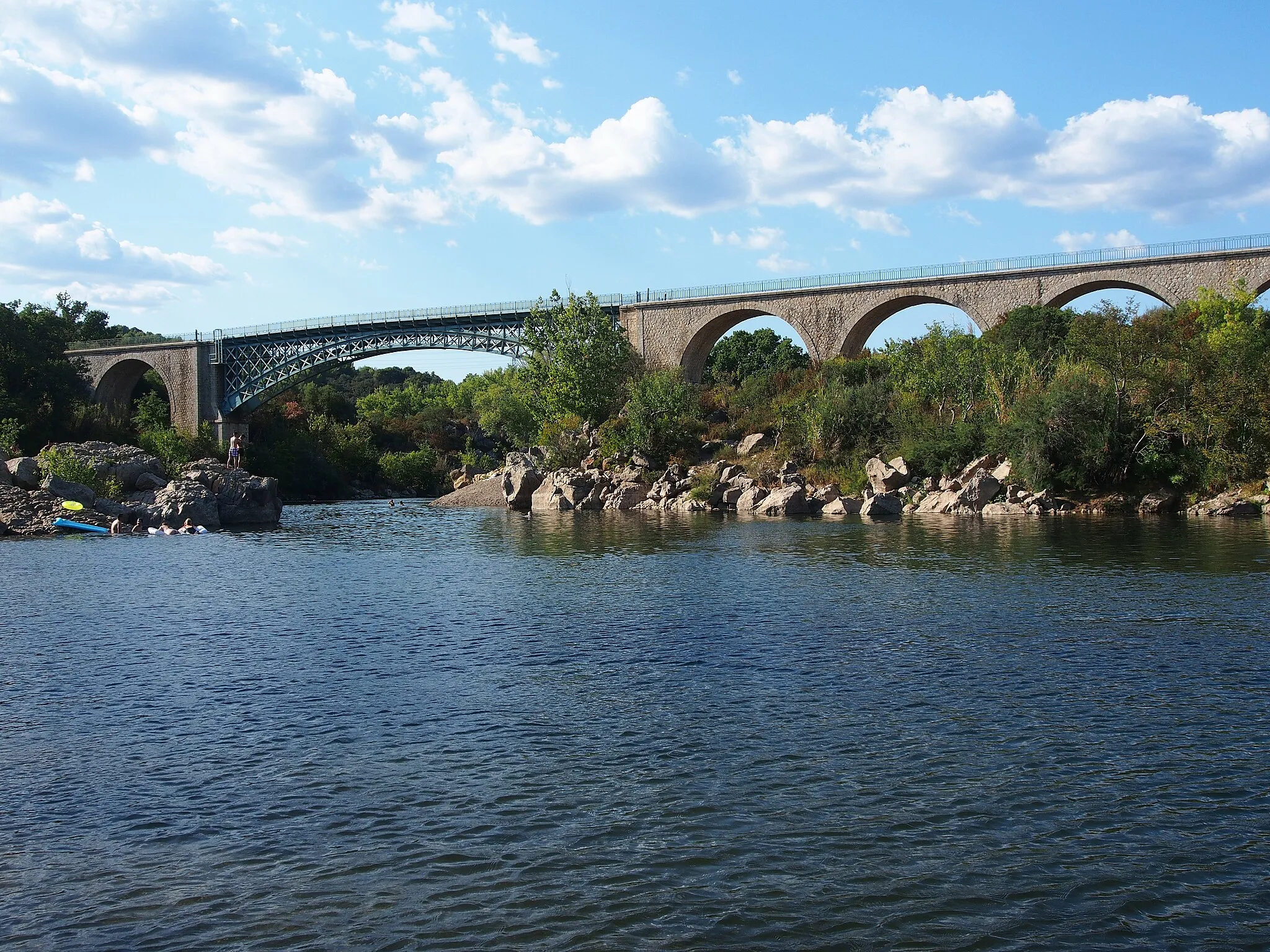 Photo showing: Pont de Réals
Bridge on the Orb river