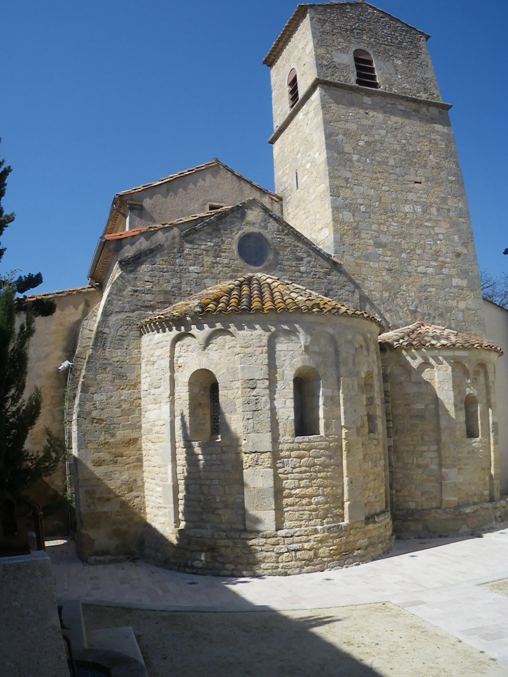 Photo showing: Church of Saint-Sylvestre et Sainte Colombe, Colombiers, Hérault, France