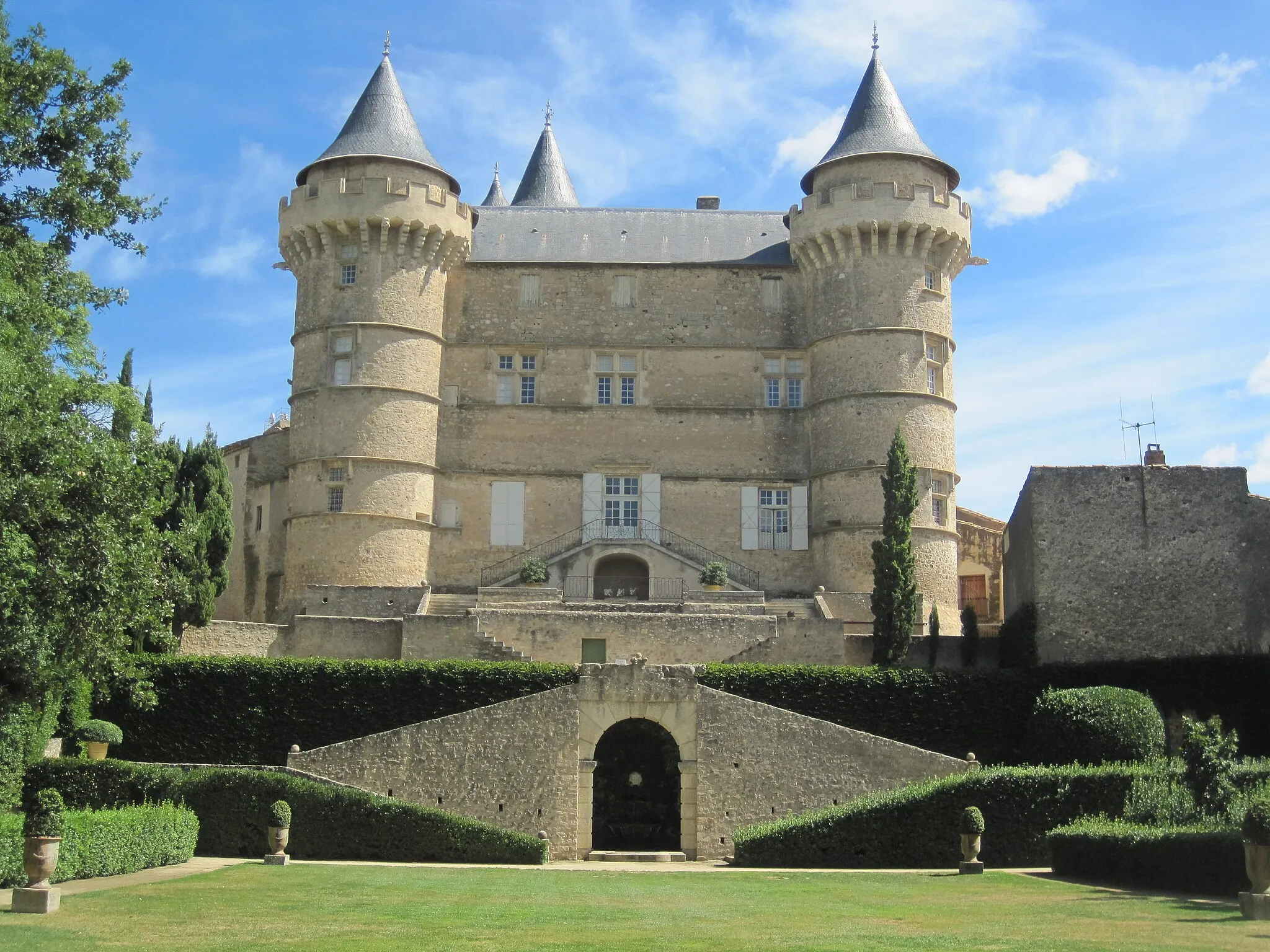 Photo showing: Château de Margon - Façade vue du jardin