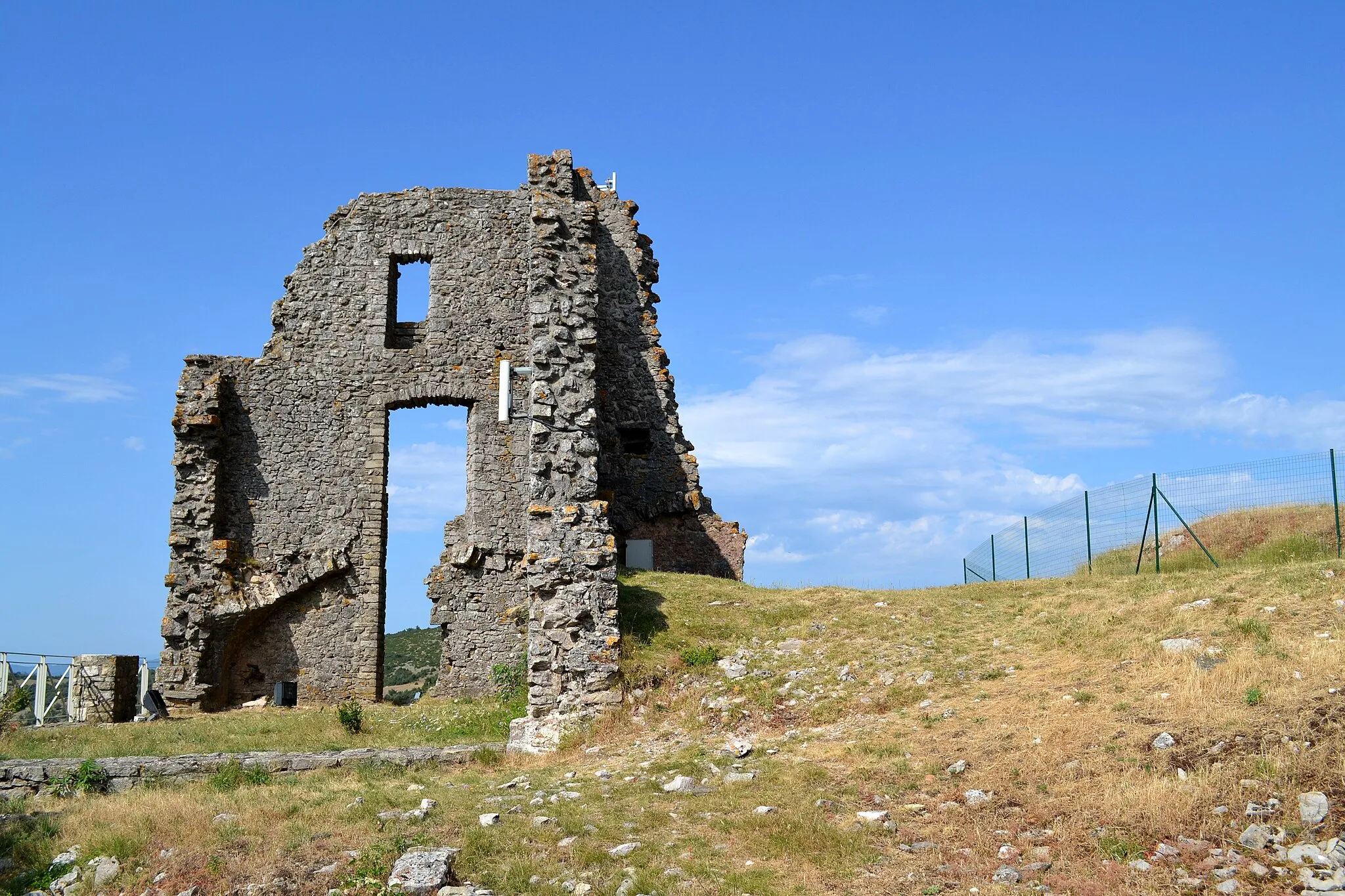 Photo showing: Ruines du château de Saint-Michel d'Alajou (34).