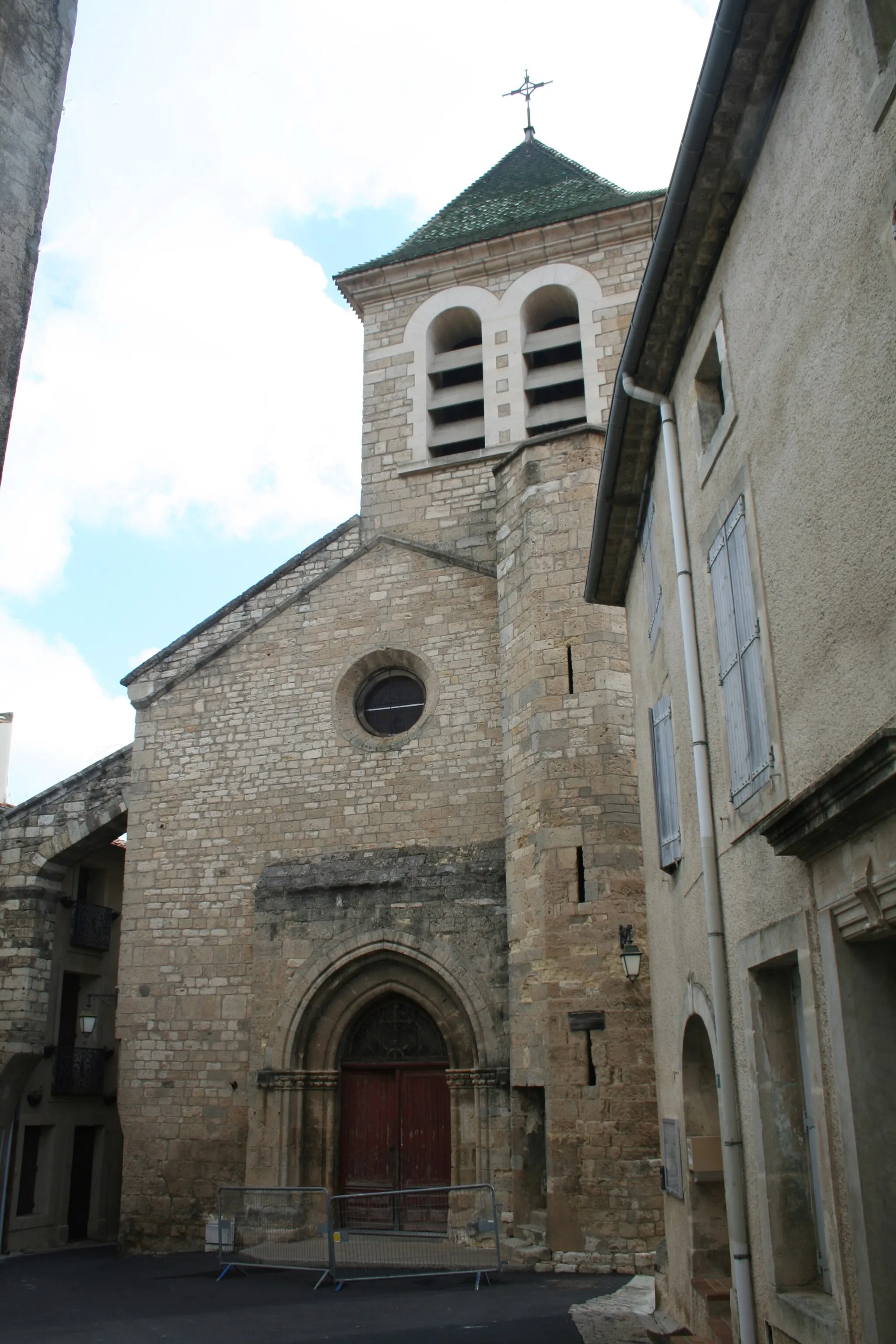 Photo showing: Saint-Geniès-de-Fontedit (Hérault) - façade de l'église Saint-Geniès.