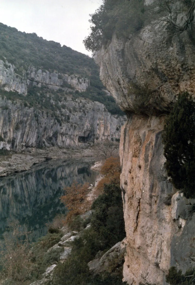 Photo showing: Entering the Ardeche gorge