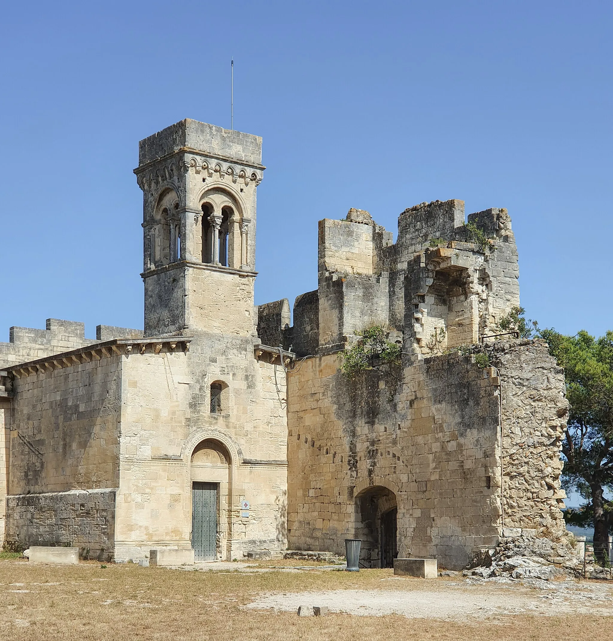 Photo showing: Eglise à Comps (Gard).