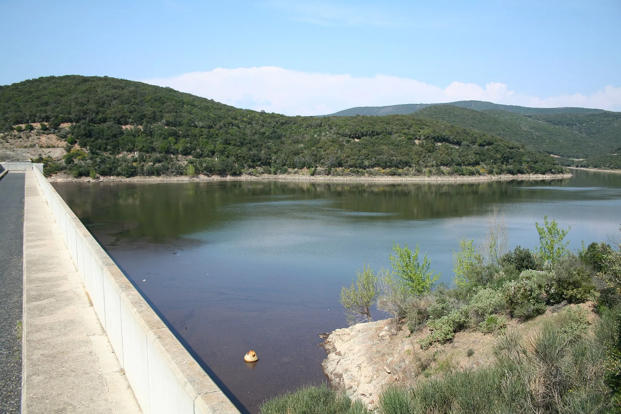 Photo showing: Lac des Olivettes (Vailhan - Hérault)