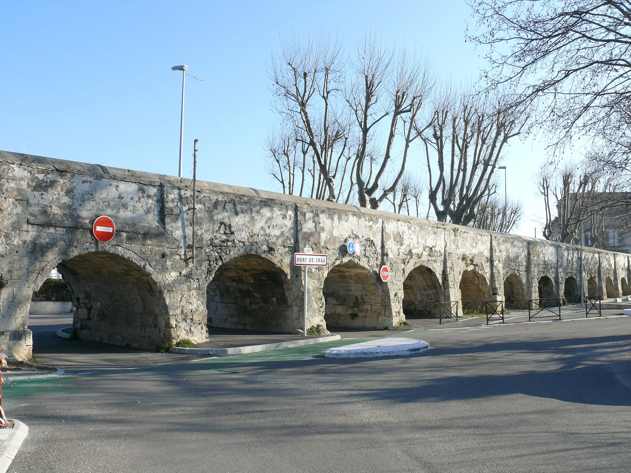 Photo showing: Arles - Aqueduc du pont de Crau