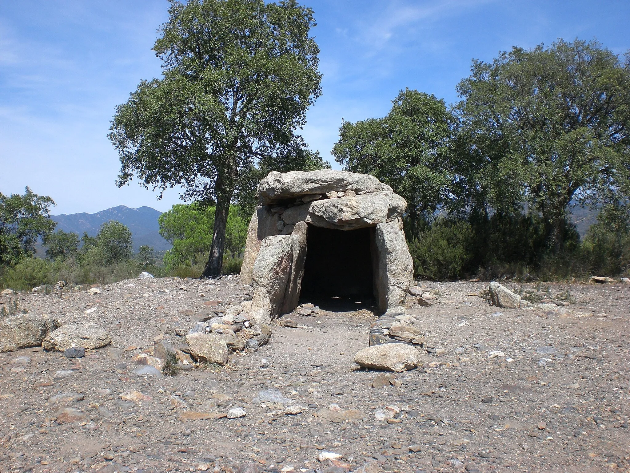 Photo showing: Dolmen de la Cabana Arqueta.