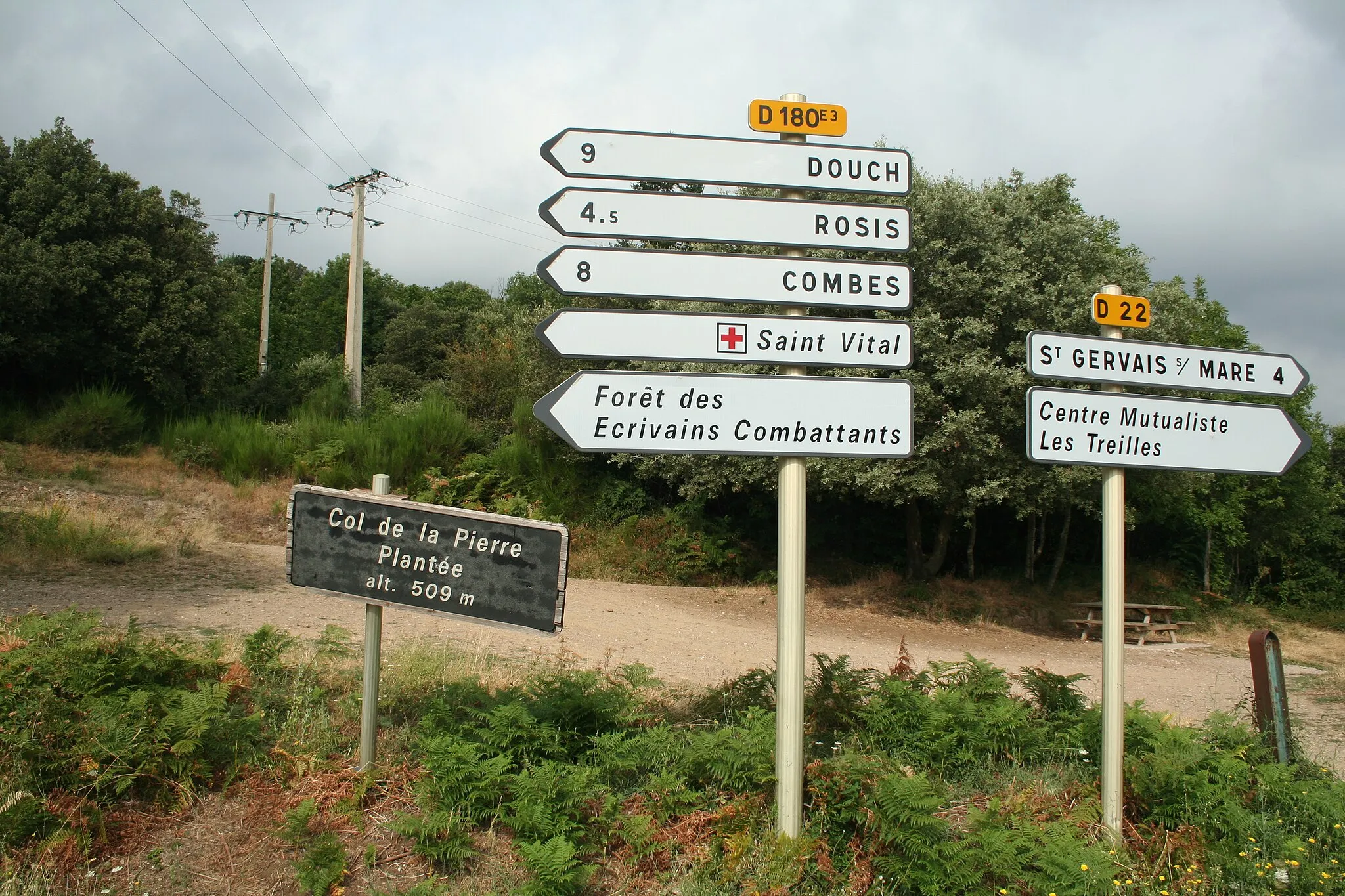 Photo showing: Rosis (Hérault) - col de la Pierre Plantée, à la limite de Saint-Gervais-sur-Mare