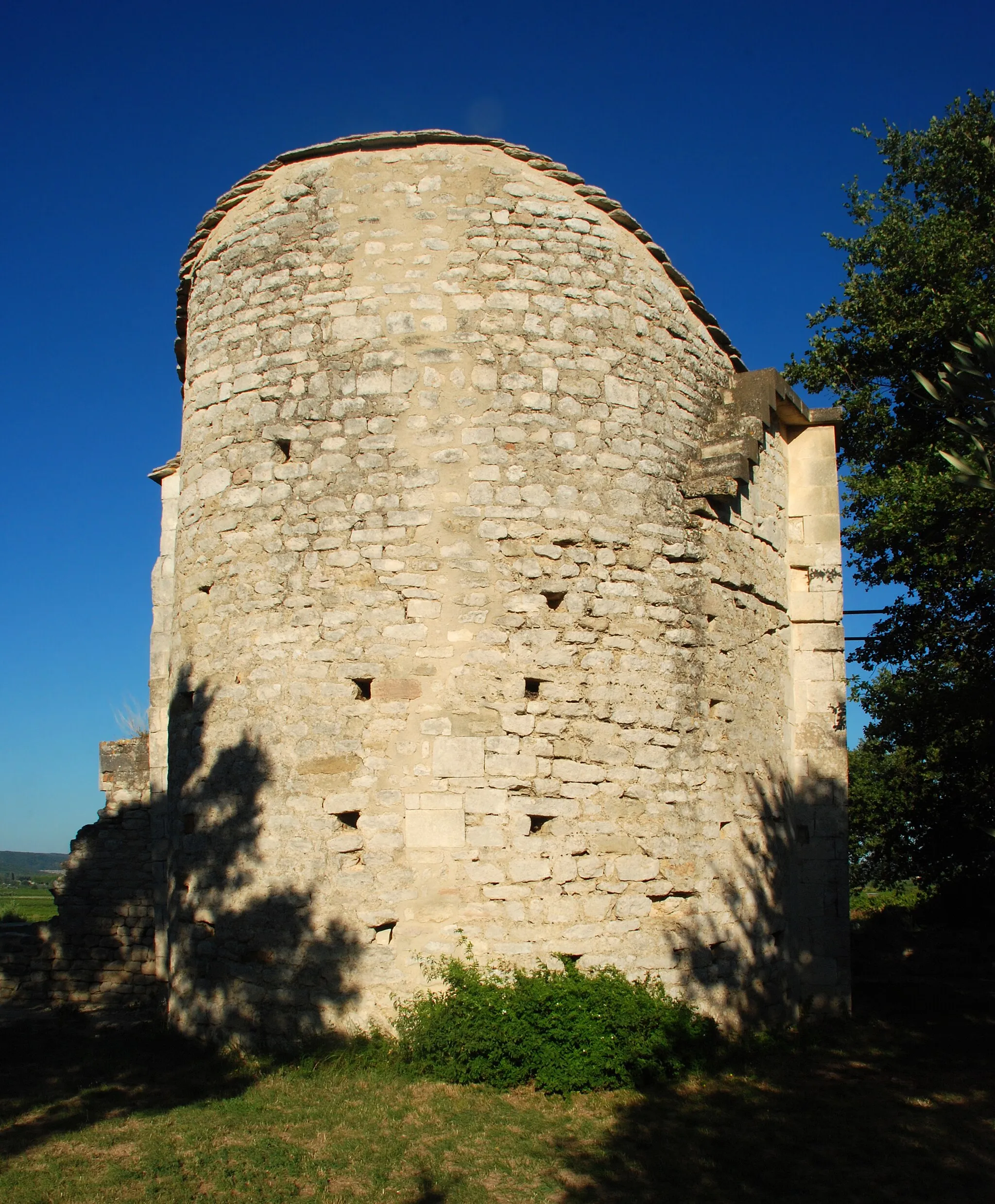 Photo showing: This building is indexed in the base Mérimée, a database of architectural heritage maintained by the French Ministry of Culture, under the reference PA00132869 .