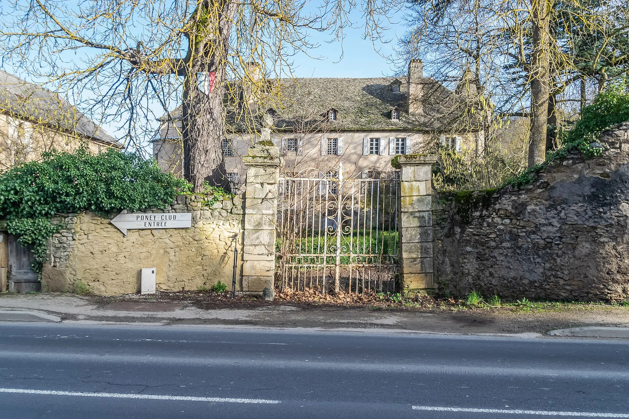 Photo showing: This building is inscrit au titre des monuments historiques de la France. It is indexed in the base Mérimée, a database of architectural heritage maintained by the French Ministry of Culture, under the reference PA48000014 .