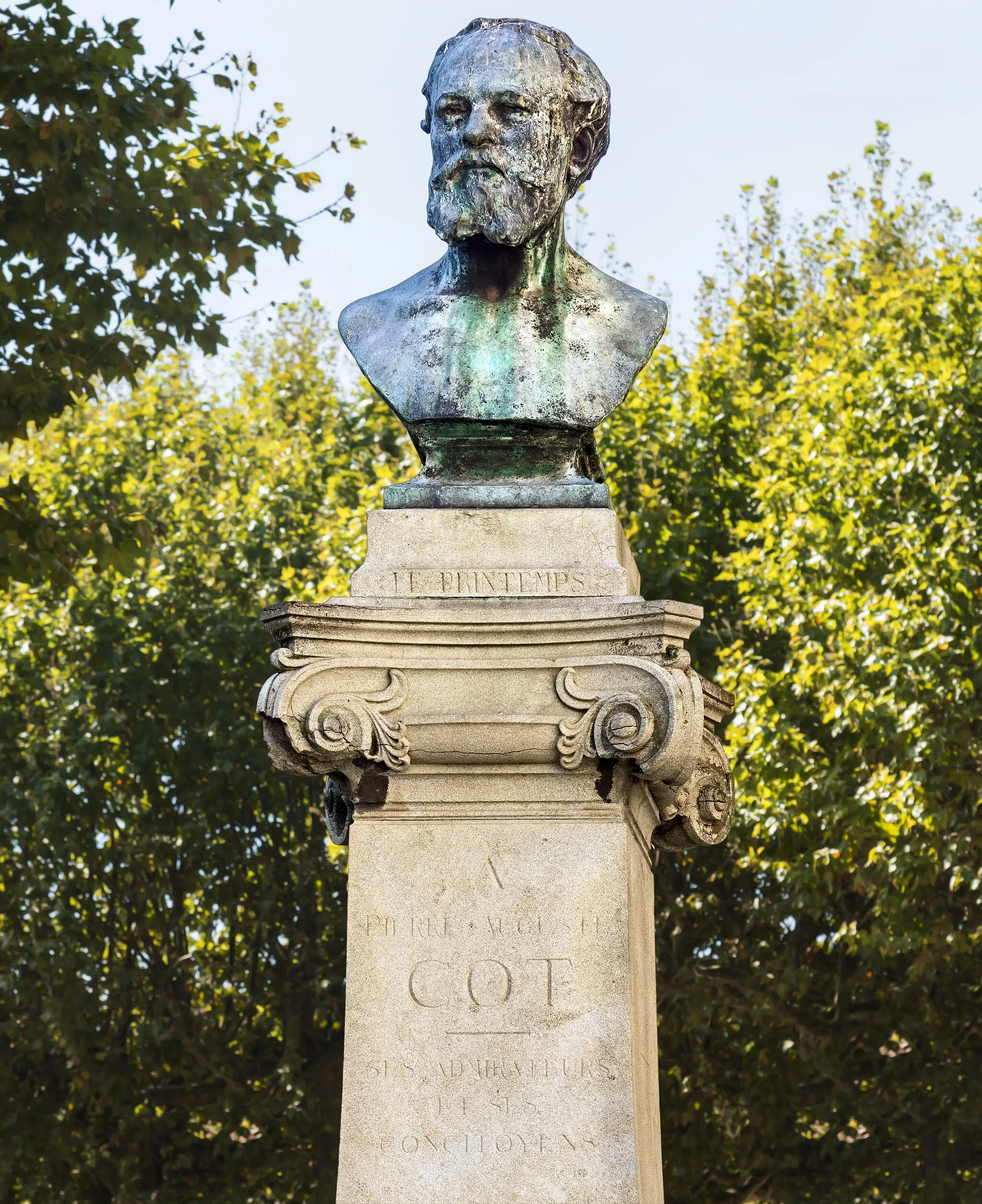Photo showing: A bust of Cot at Pierre Auguste Cot Memorial, Bédarieux, France