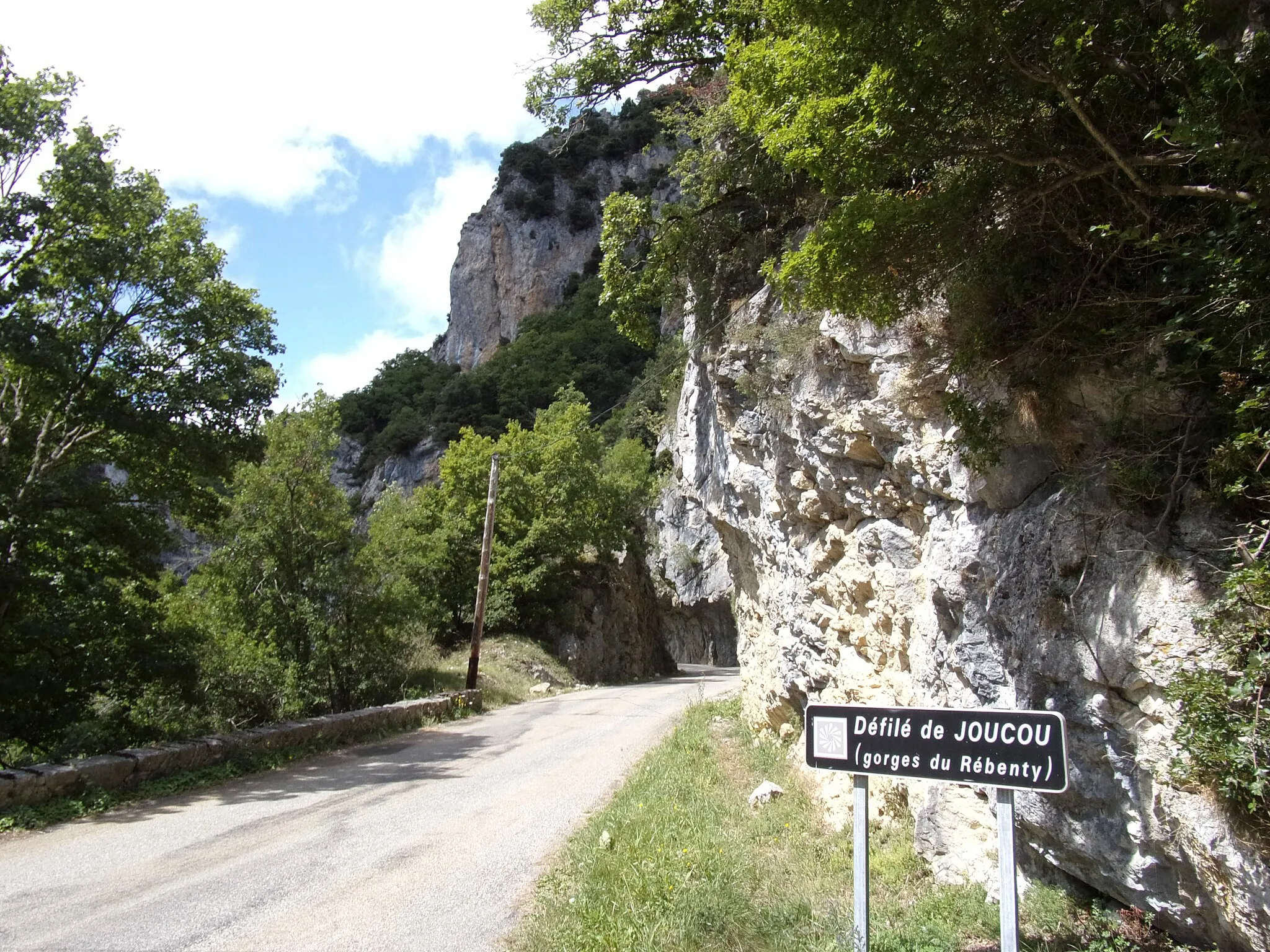 Photo showing: Défilé de Joucou - gorges du Rébenty - Aude - Dans le cadre des travaux pour le portail de l'Aude
L'entrée des gorges coté aval en venant de Joucou