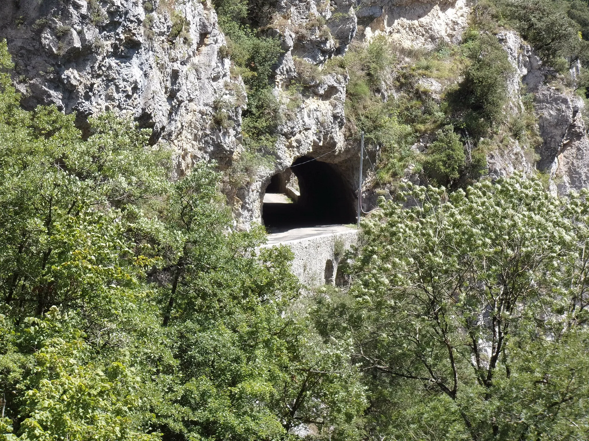 Photo showing: Défilé de Joucou - gorges du Rébenty - Aude - Dans le cadre des travaux pour le portail de l'Aude
Le troisième tunnel vue aval (coté Joucou) correspond au premier vue amont (coté Belfort sur Rébenty)