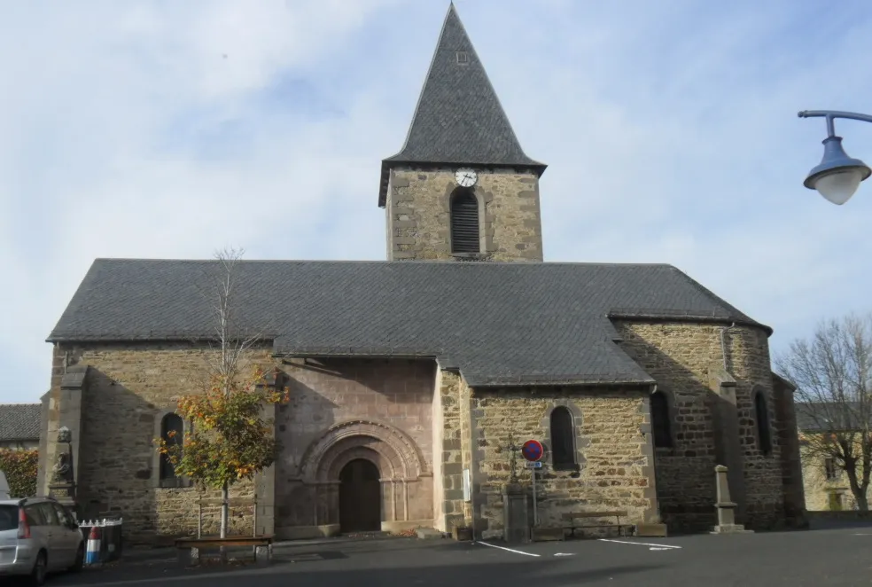 Photo showing: Église catholique de la commune de Vieillespesse dans le Cantal.