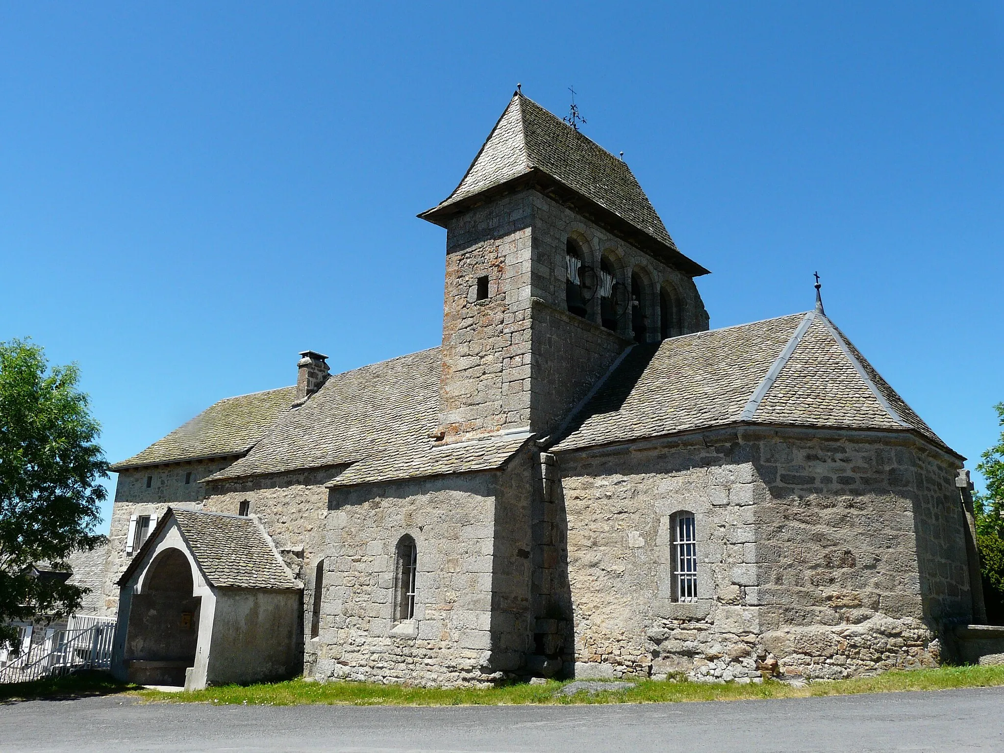 Photo showing: L'église de Jabrun, Cantal, France.
