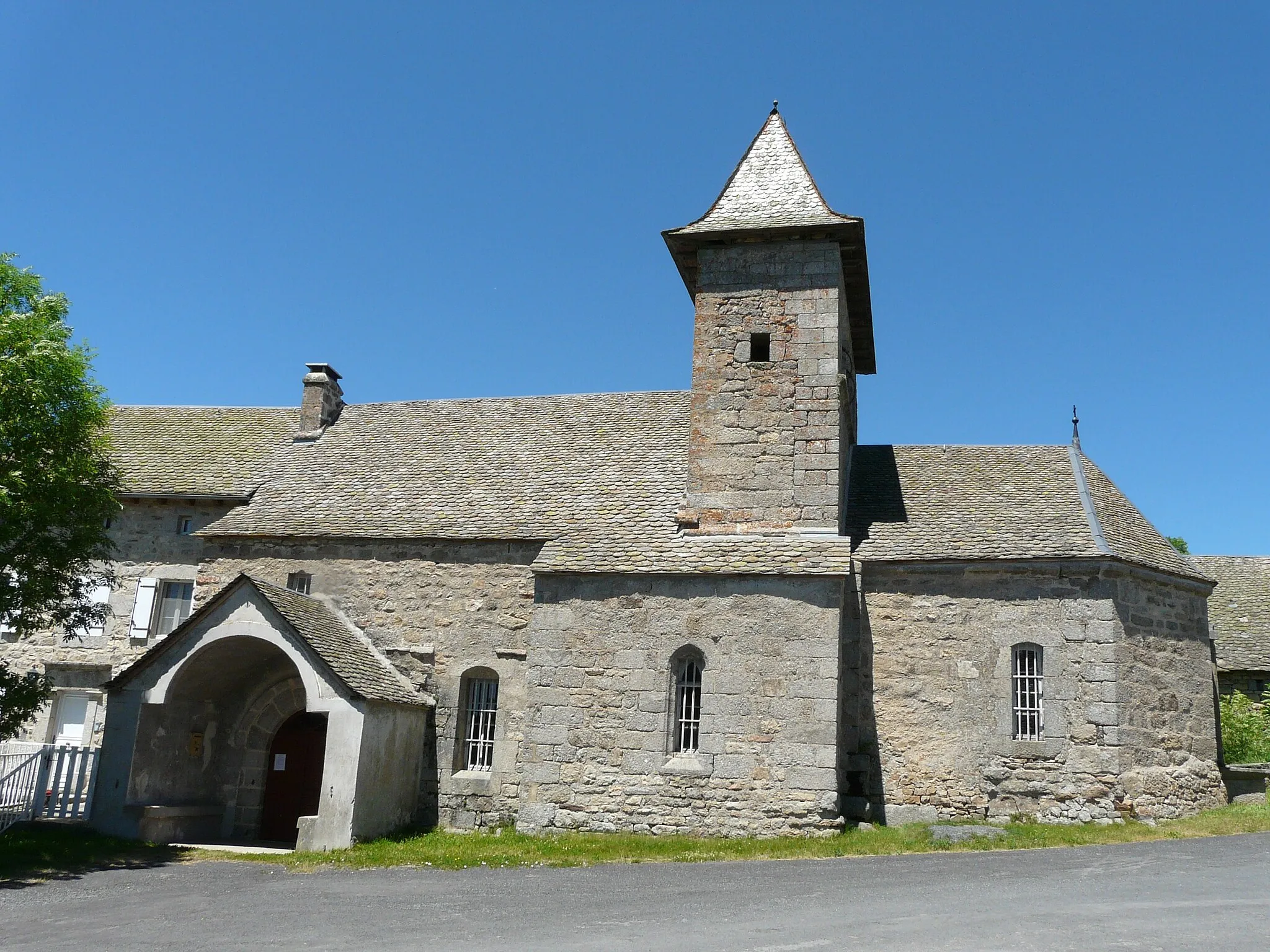 Photo showing: L'église de Jabrun, Cantal, France.