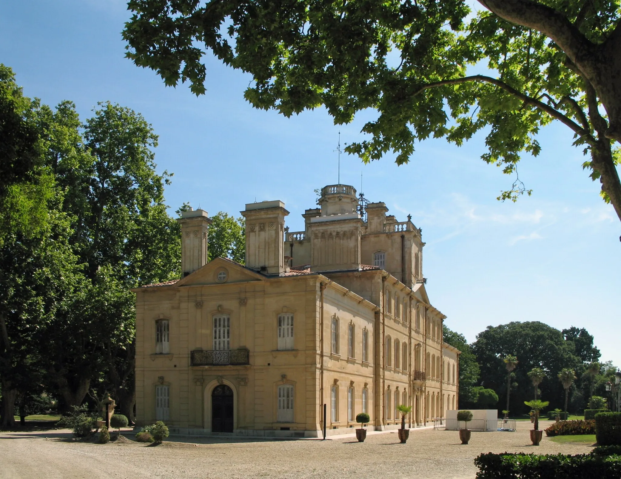 Photo showing: This building is classé au titre des monuments historiques de la France. It is indexed in the base Mérimée, a database of architectural heritage maintained by the French Ministry of Culture, under the reference PA00081454 .