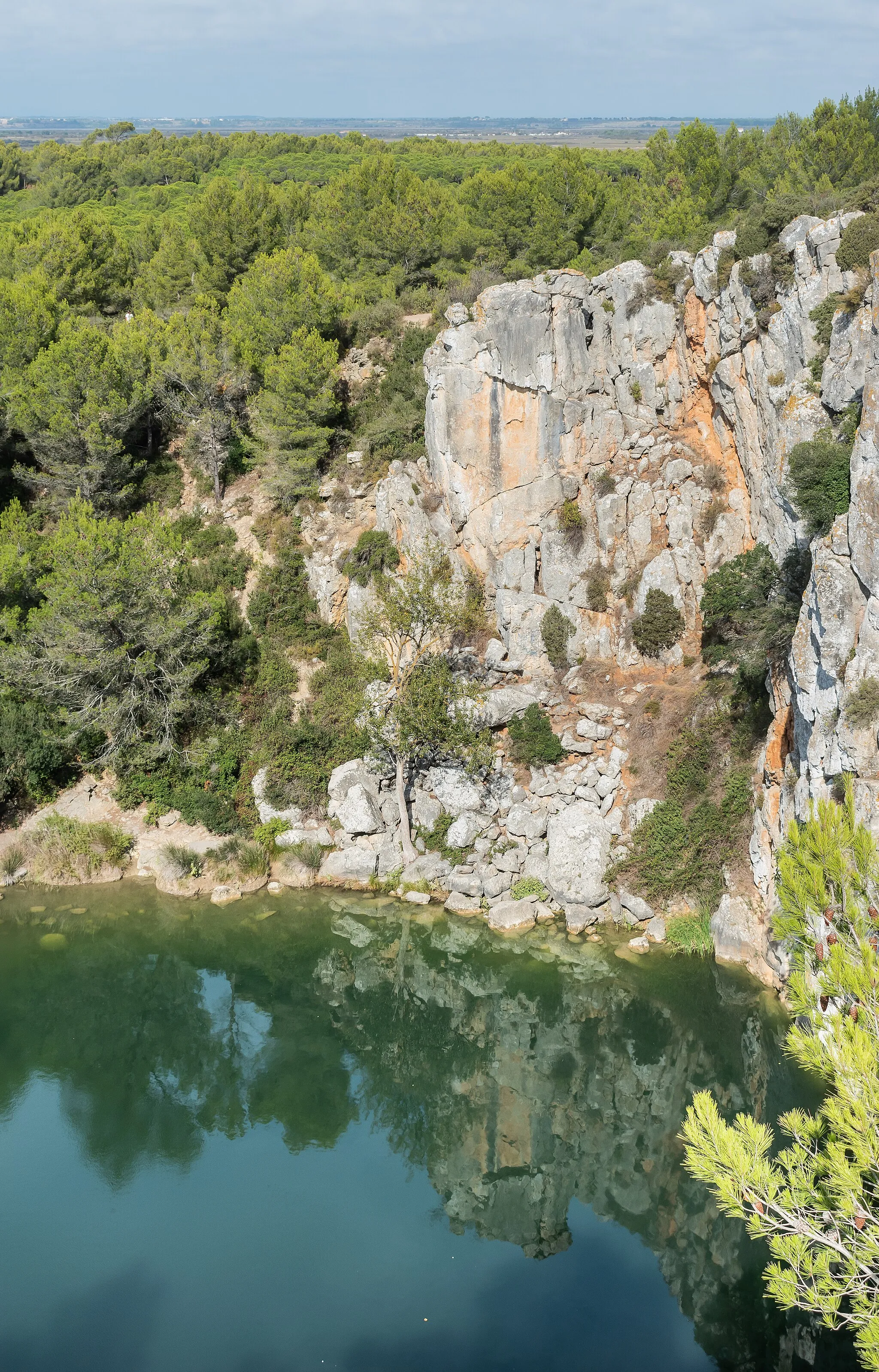 Photo showing: Gouffre de l'Oeil Doux in commune of Fleury, Aude, France